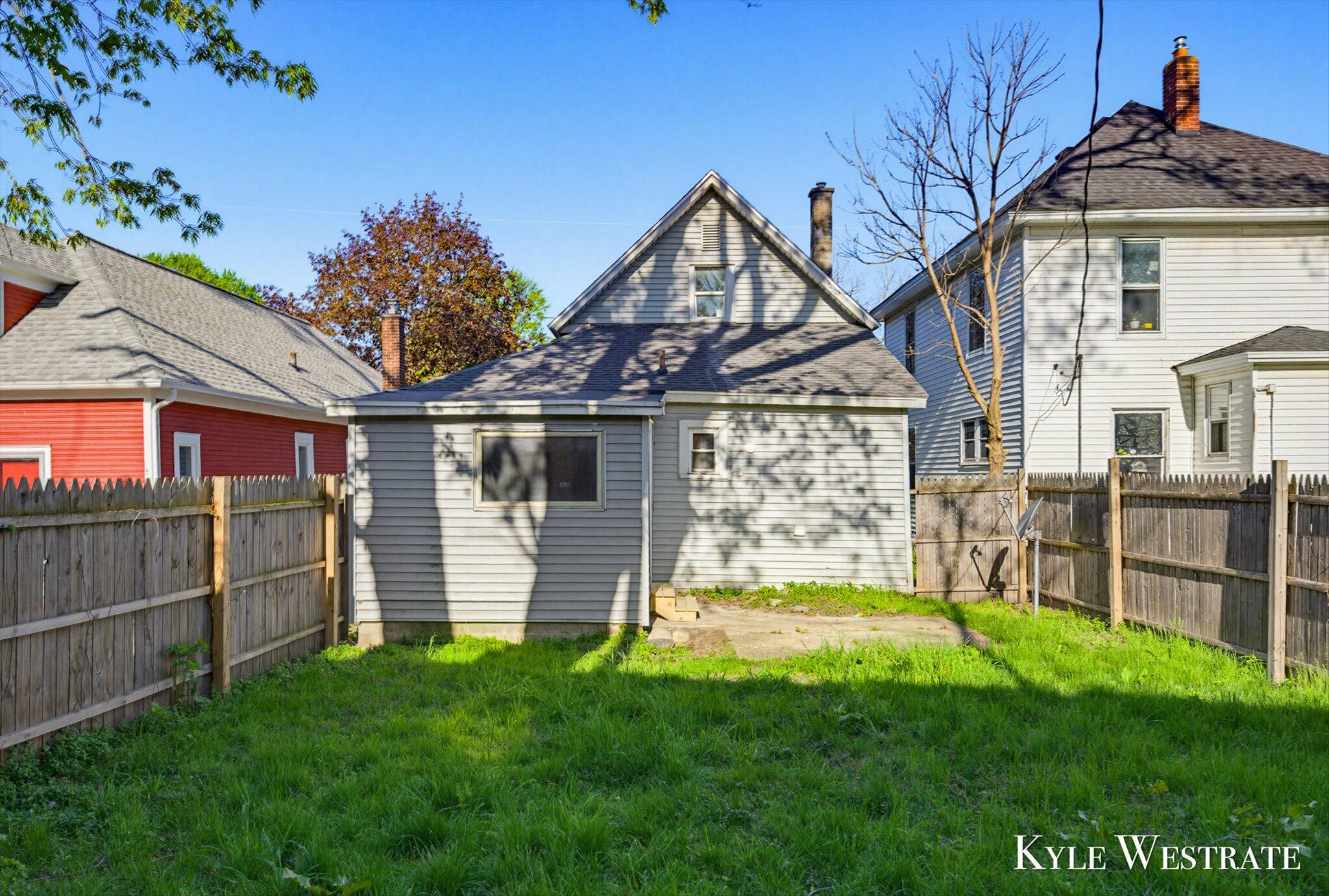 1526 Coit Avenue NE Grand Rapids MI 49505