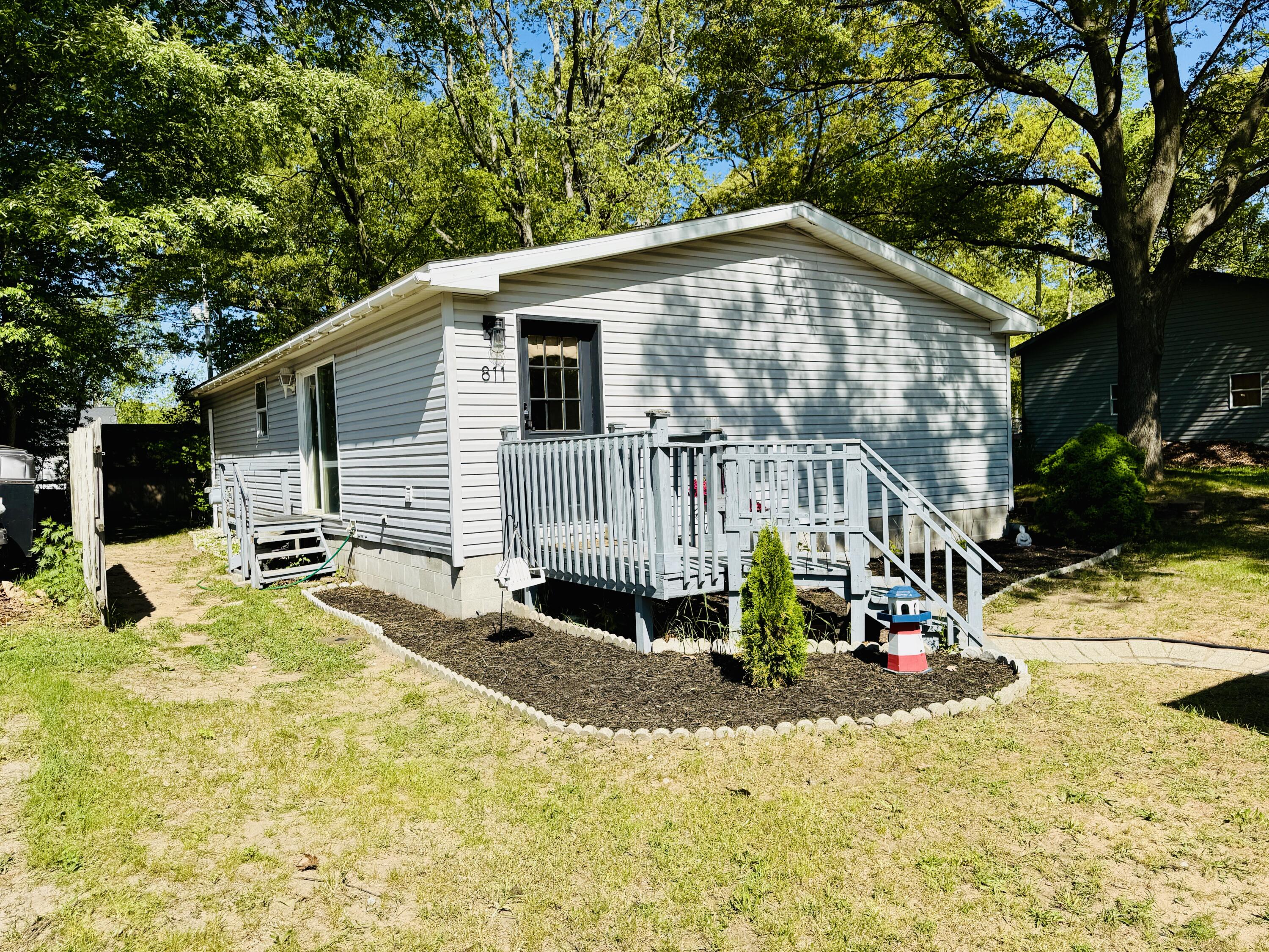 811 N Lavinia Street Ludington MI 49431