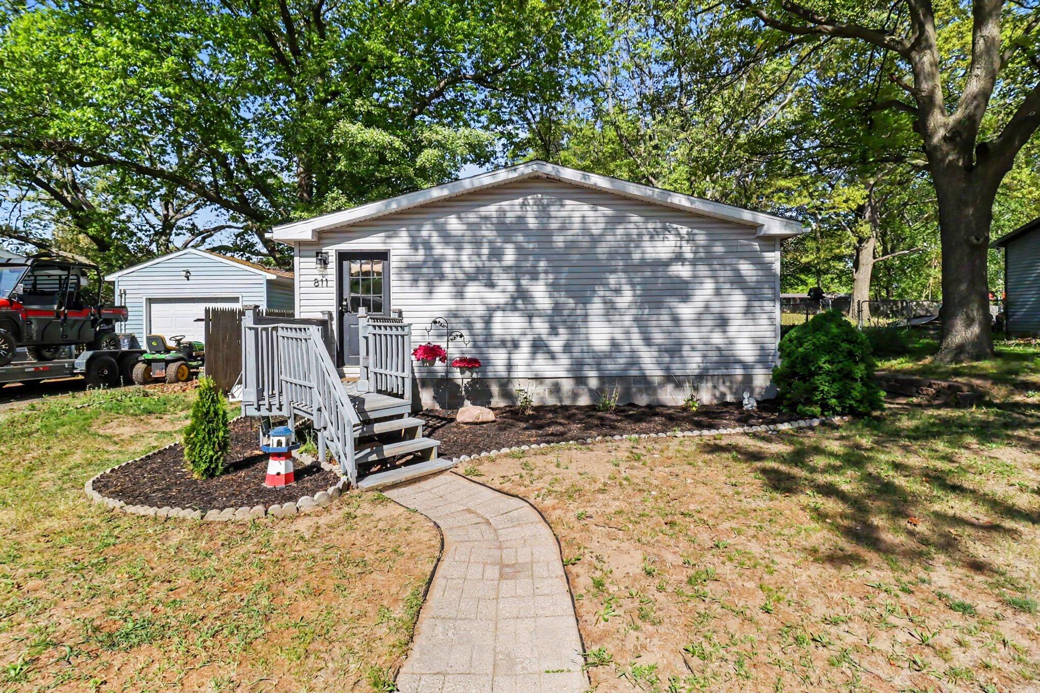 811 N Lavinia Street Ludington MI 49431
