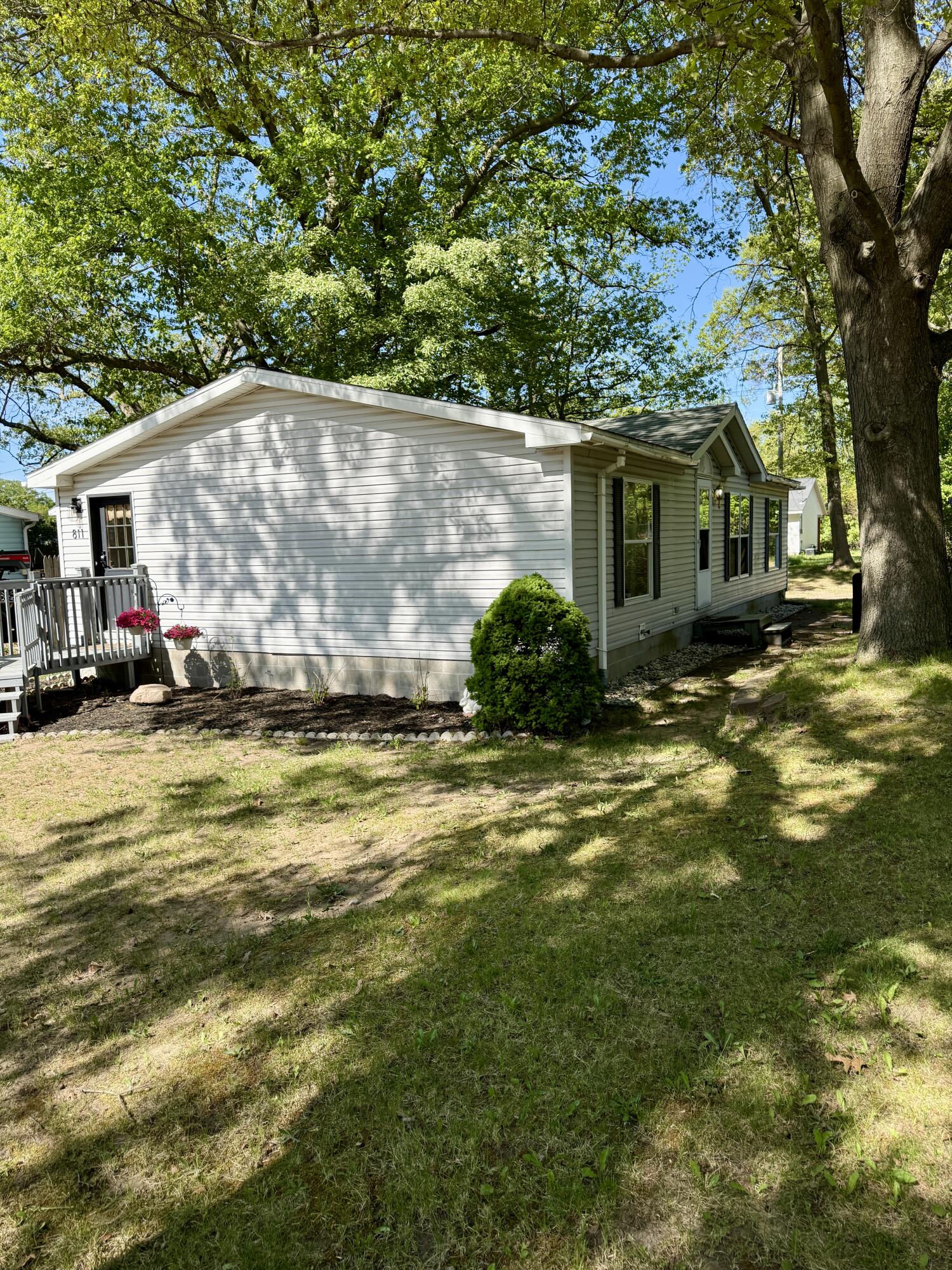 811 N Lavinia Street Ludington MI 49431