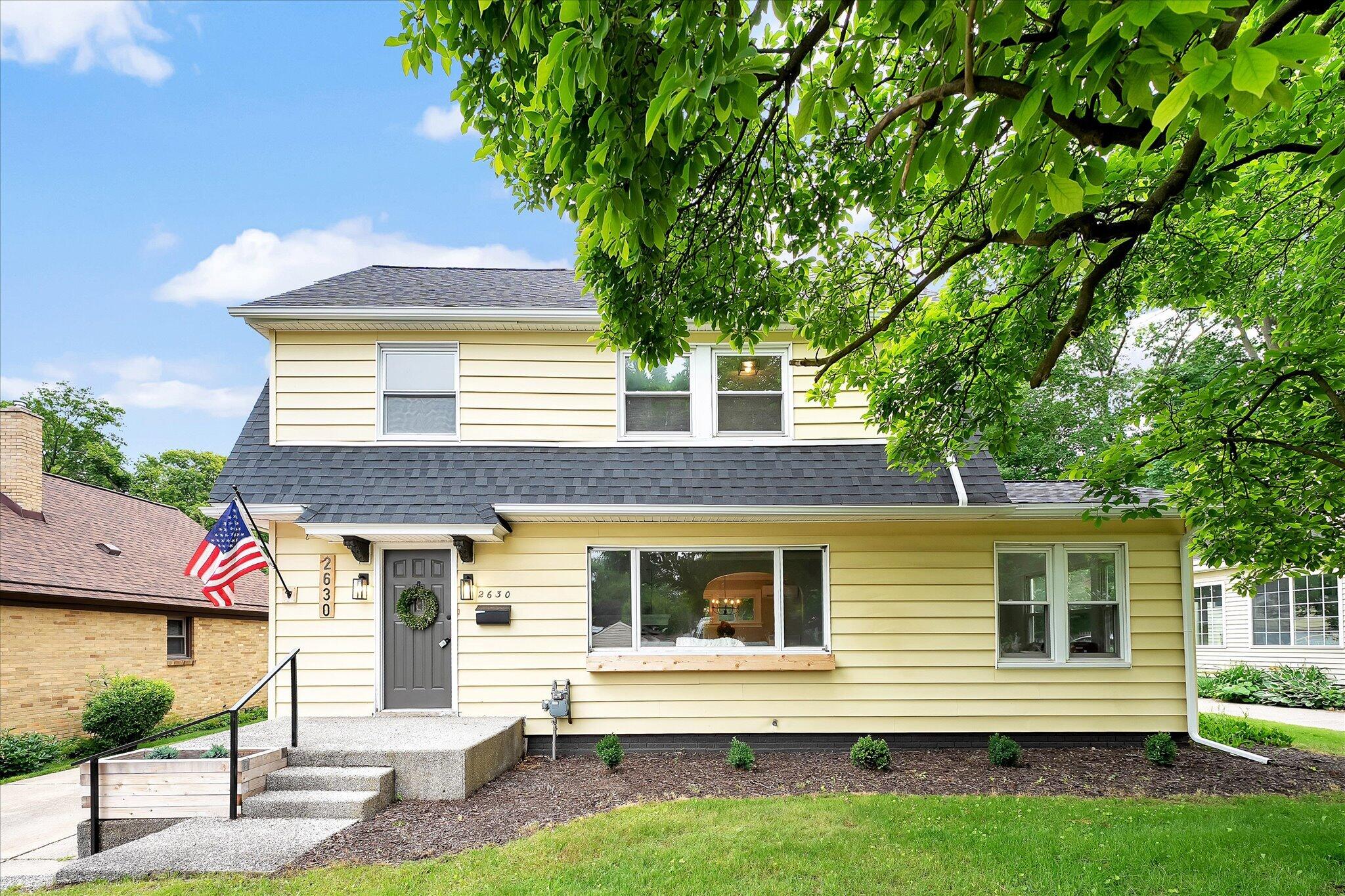 2630 Oakwood Avenue NE Grand Rapids MI 49505