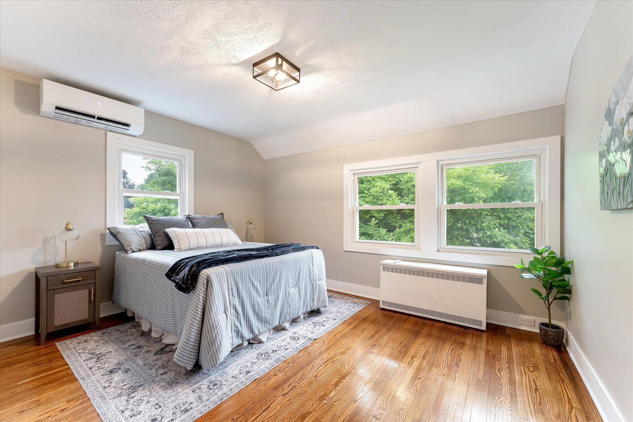 2630 Oakwood Avenue NE Grand Rapids MI 49505