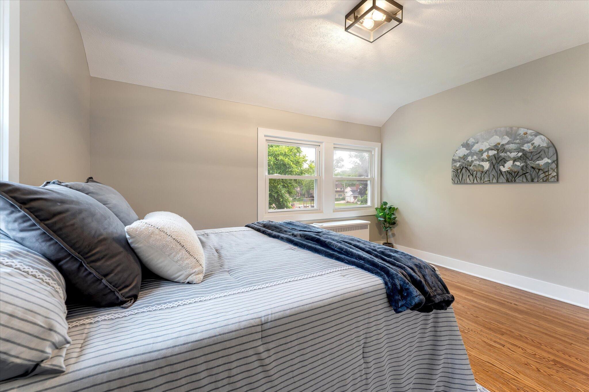 2630 Oakwood Avenue NE Grand Rapids MI 49505