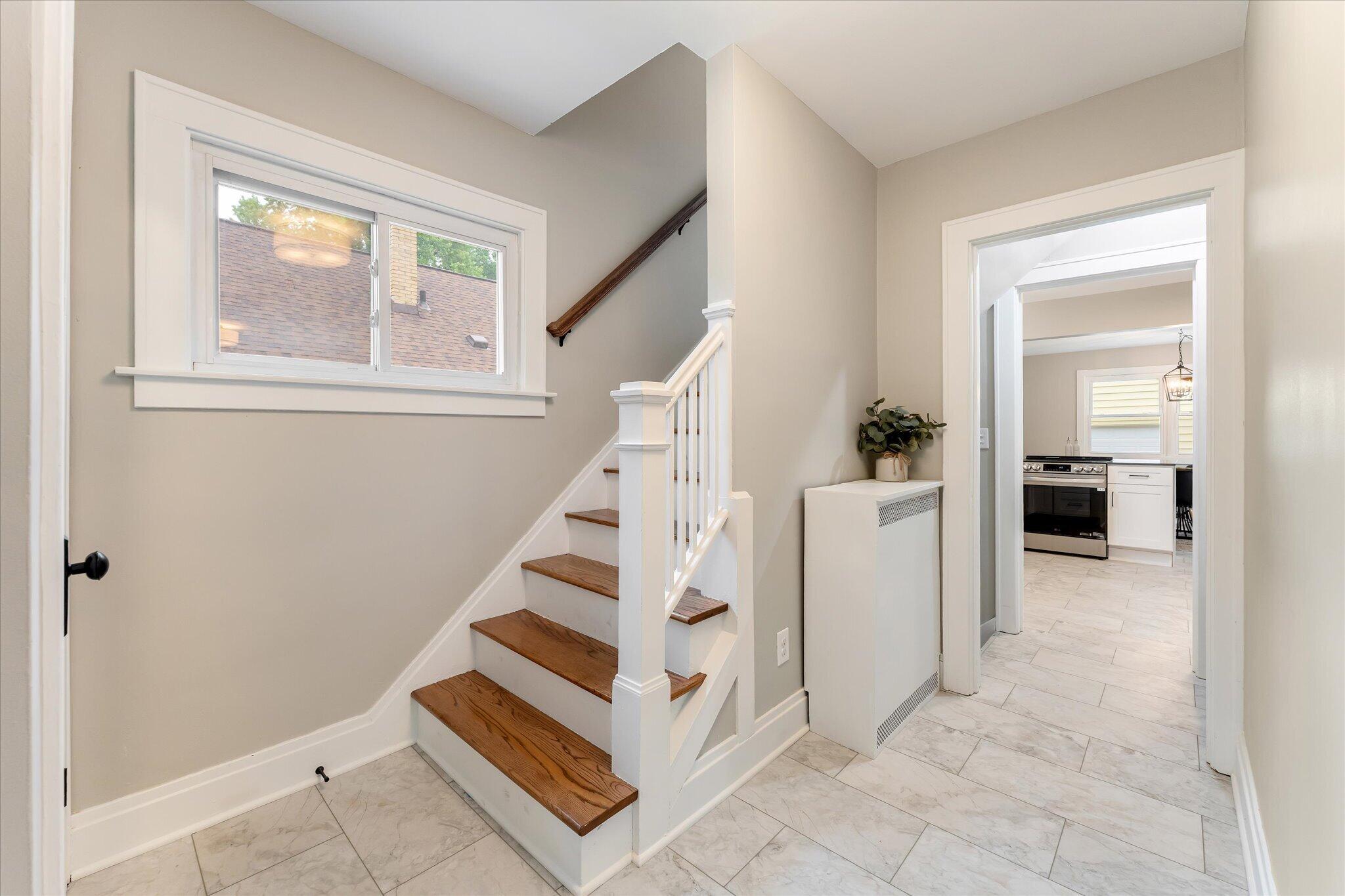 2630 Oakwood Avenue NE Grand Rapids MI 49505