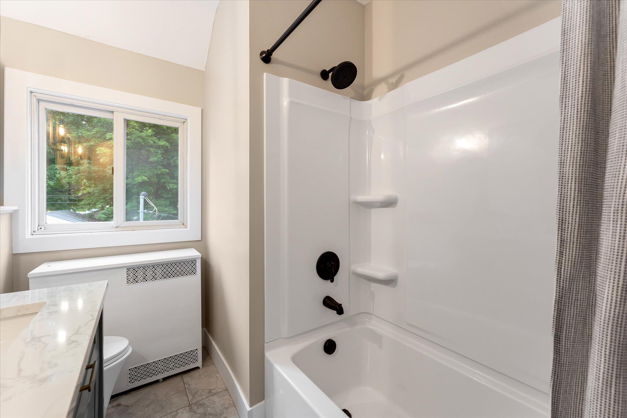 2630 Oakwood Avenue NE Grand Rapids MI 49505