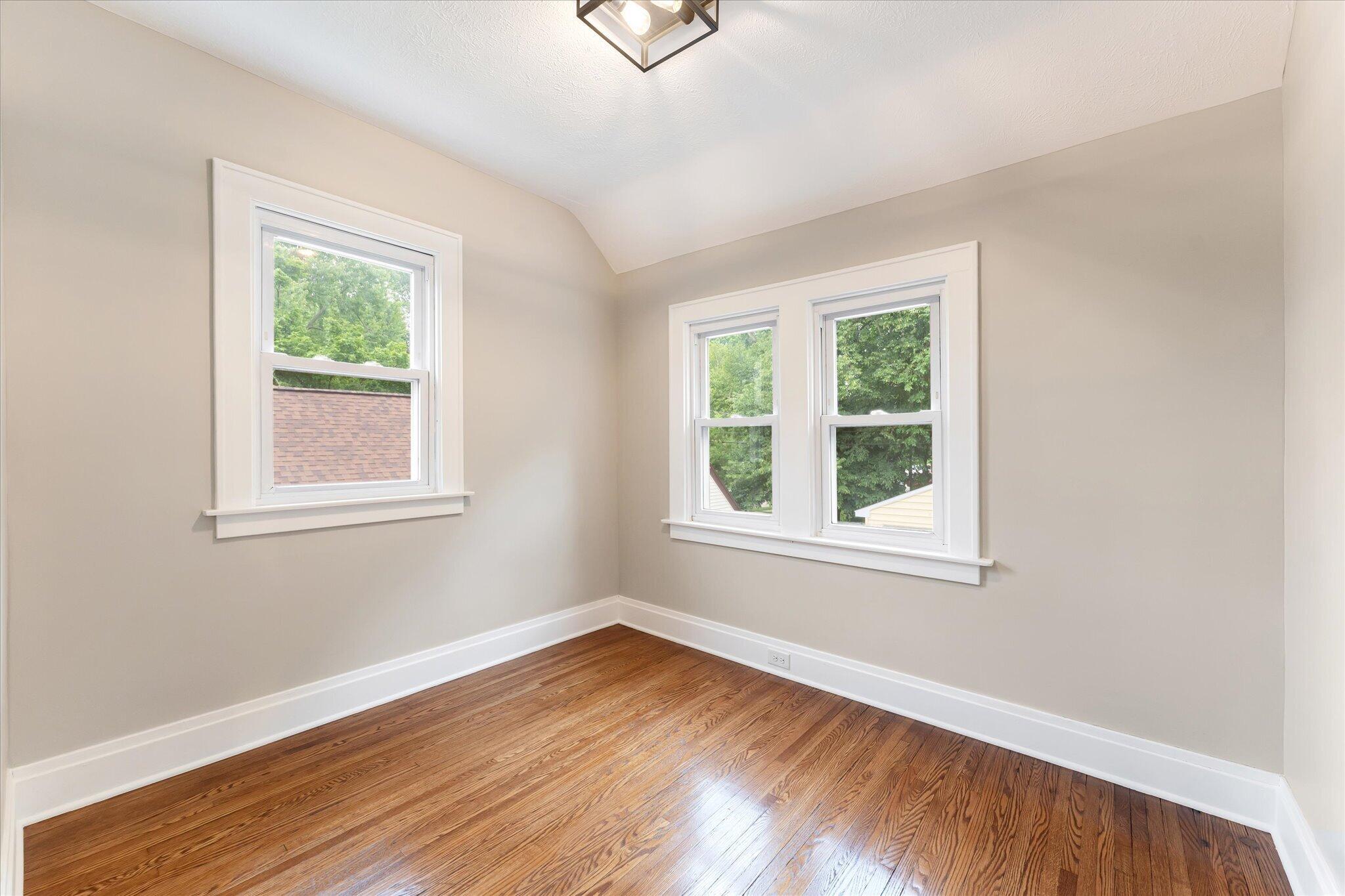 2630 Oakwood Avenue NE Grand Rapids MI 49505