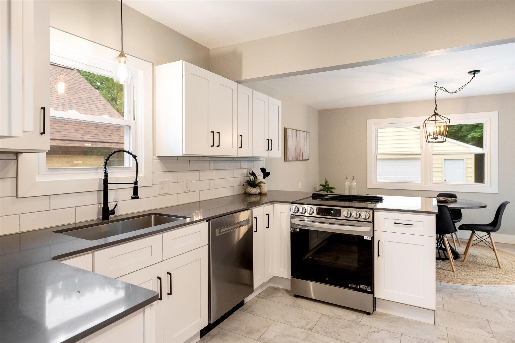 2630 Oakwood Avenue NE Grand Rapids MI 49505