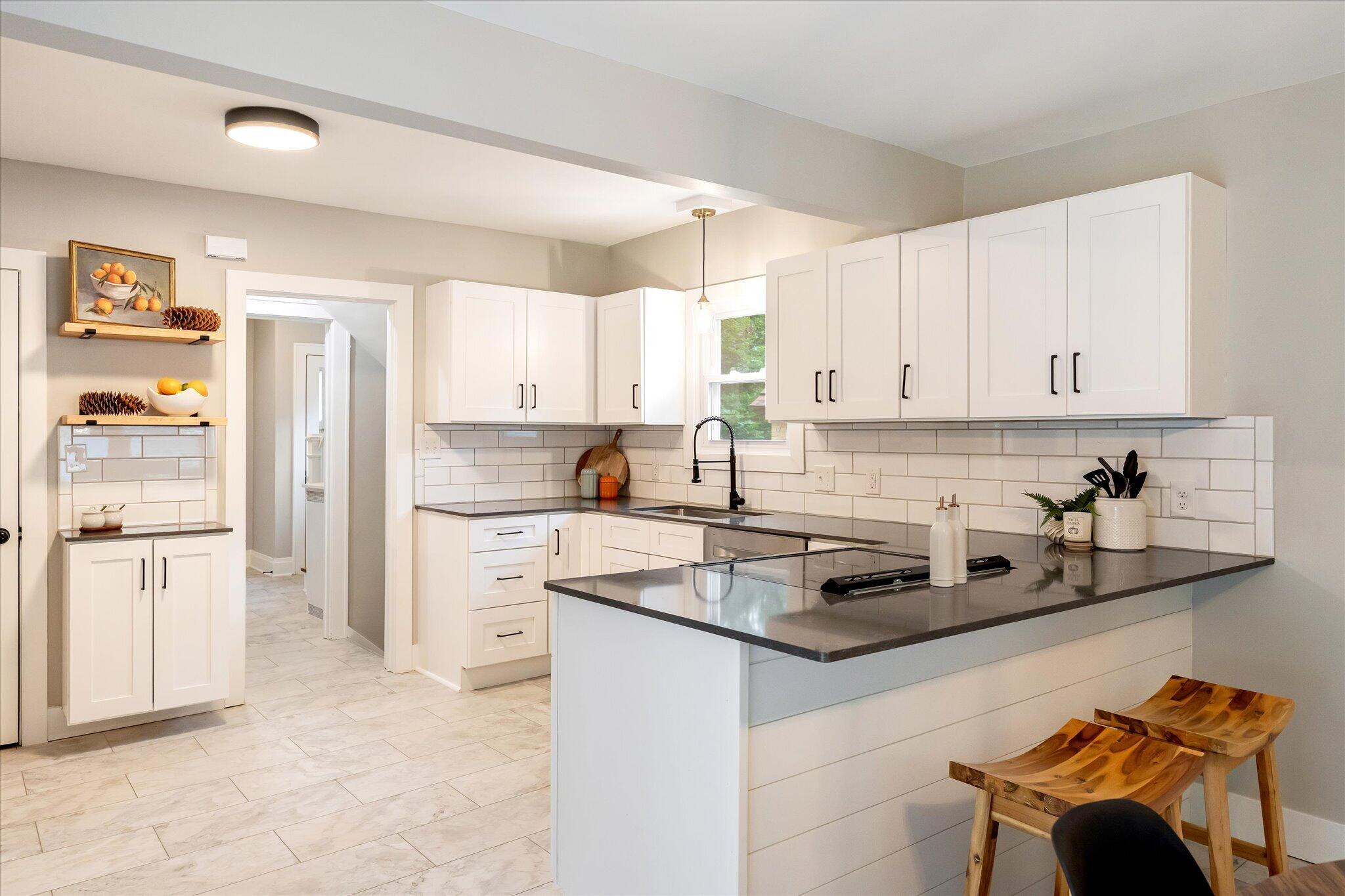 2630 Oakwood Avenue NE Grand Rapids MI 49505