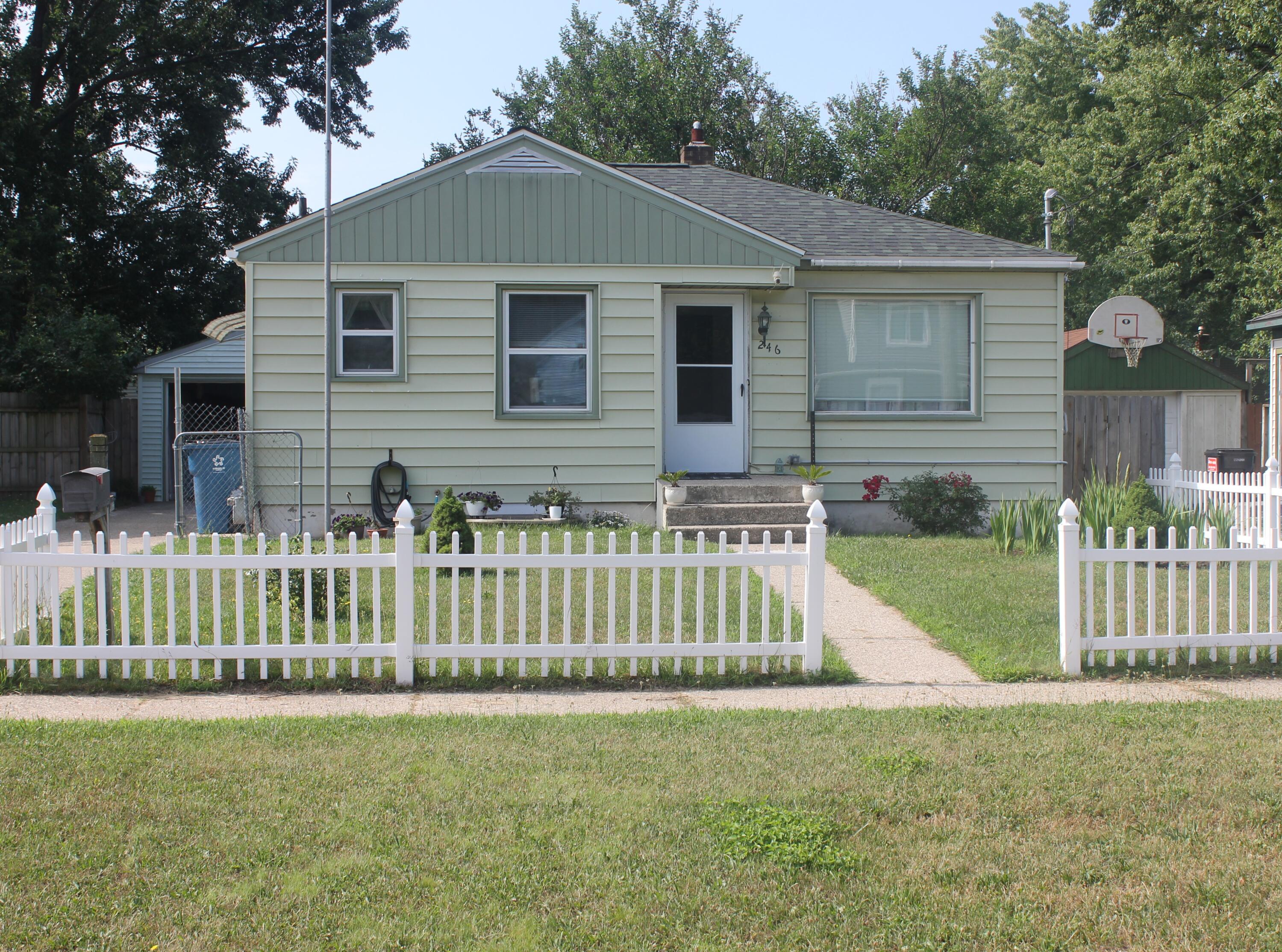 246 Maplelawn Street SW Grand Rapids MI 49548