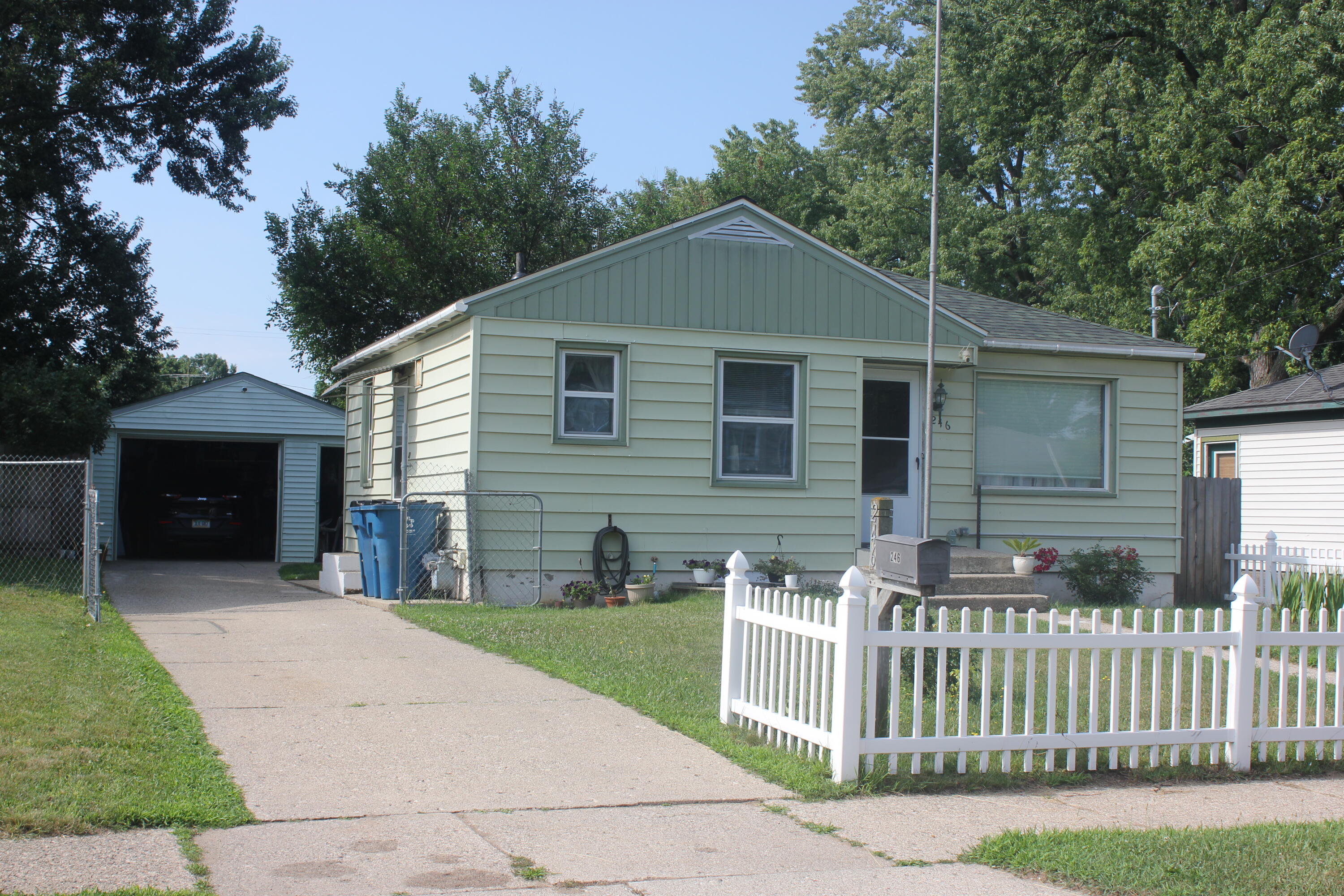 246 Maplelawn Street SW Grand Rapids MI 49548