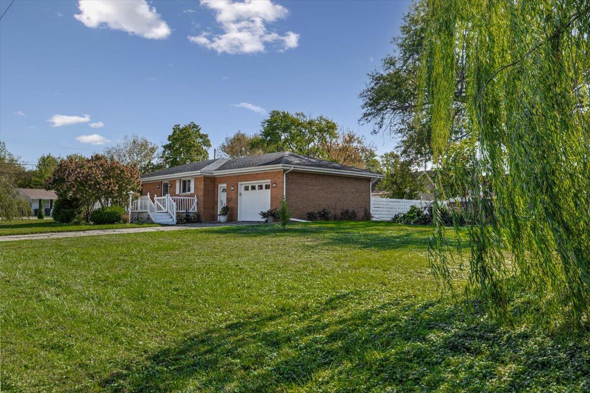 Three Oaks MI, 112 Butternut Street