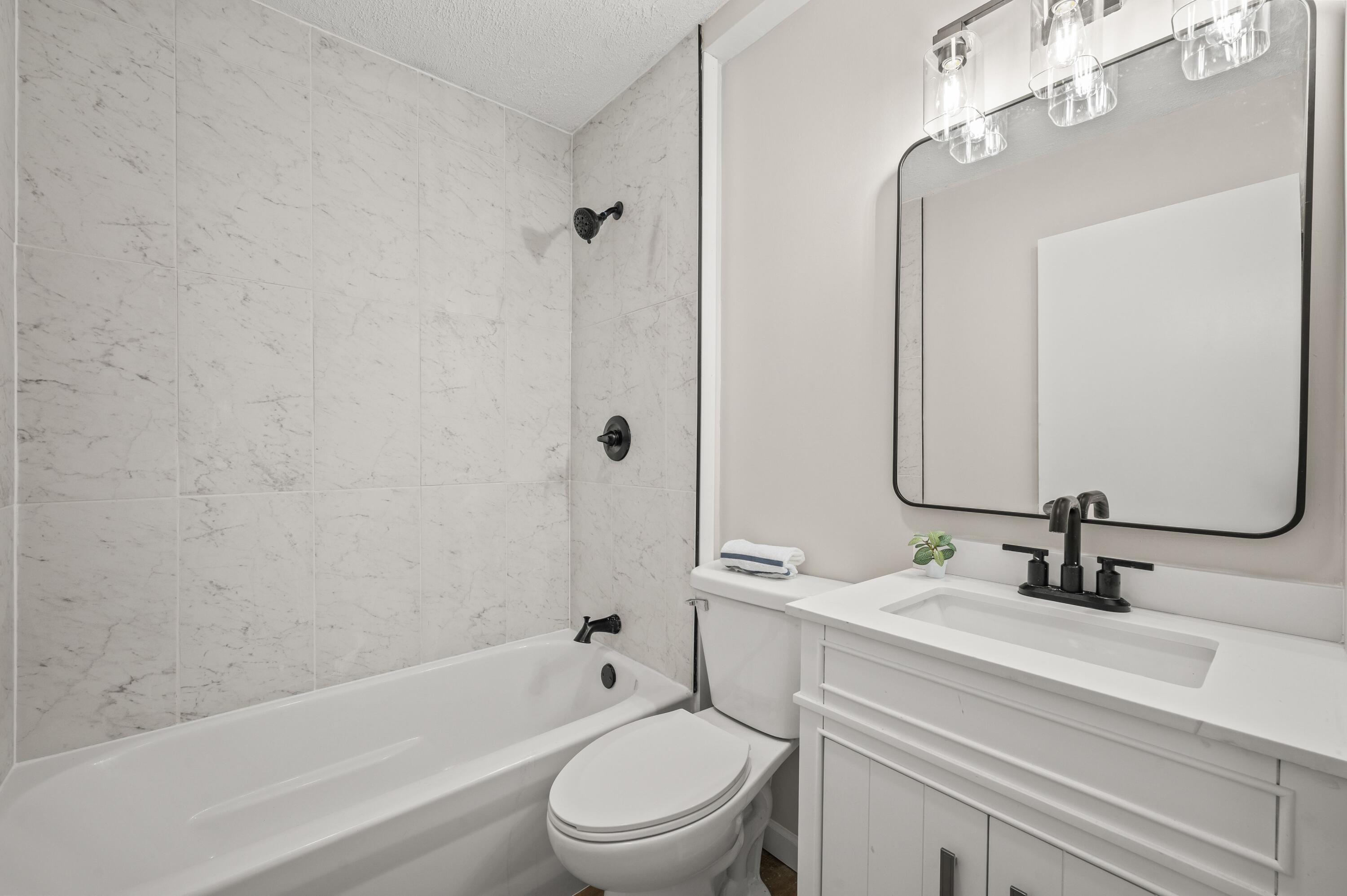 23990 Avenue C Edwardsburg MI 49112