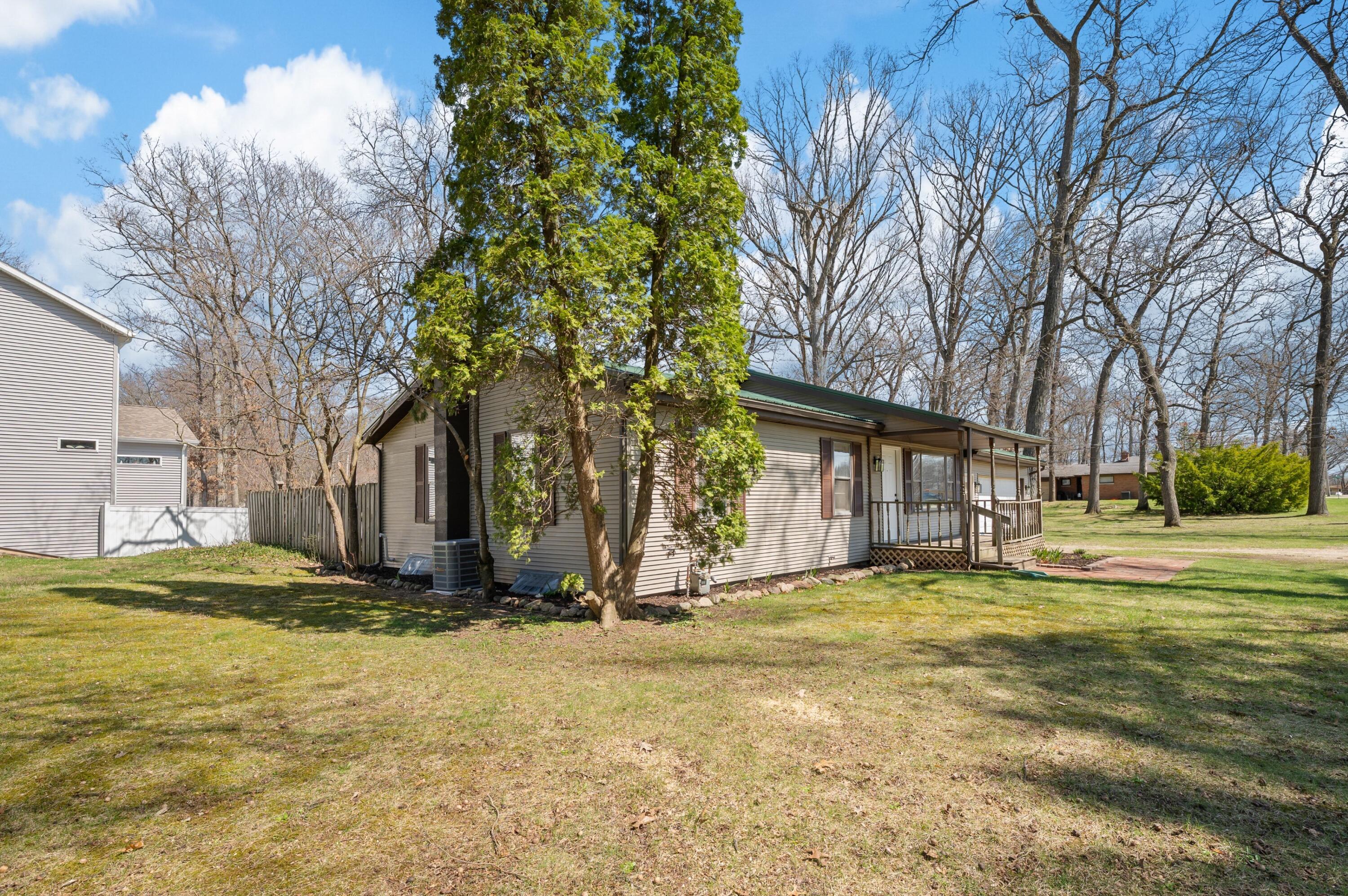 23990 Avenue C Edwardsburg MI 49112