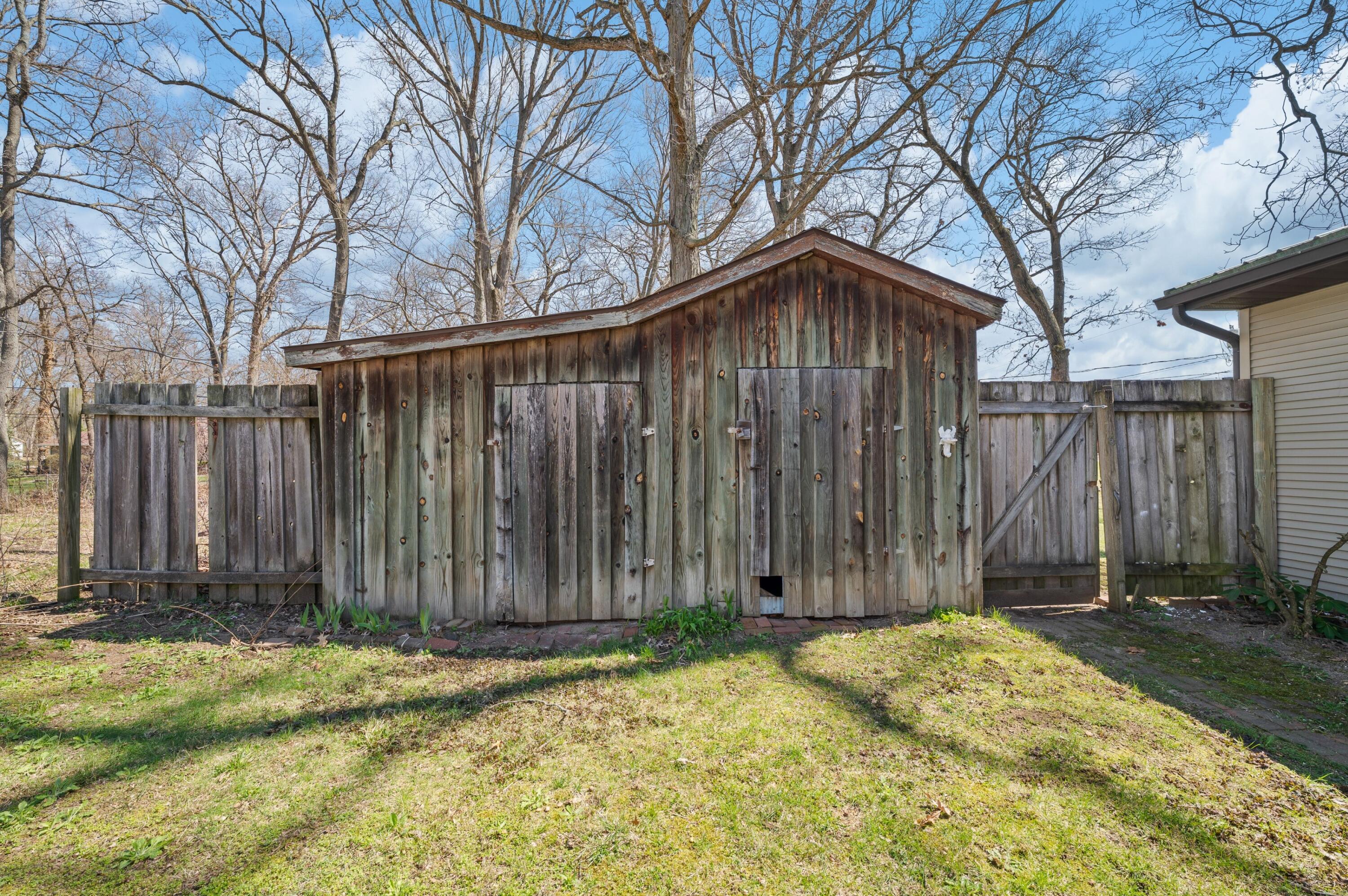 23990 Avenue C Edwardsburg MI 49112