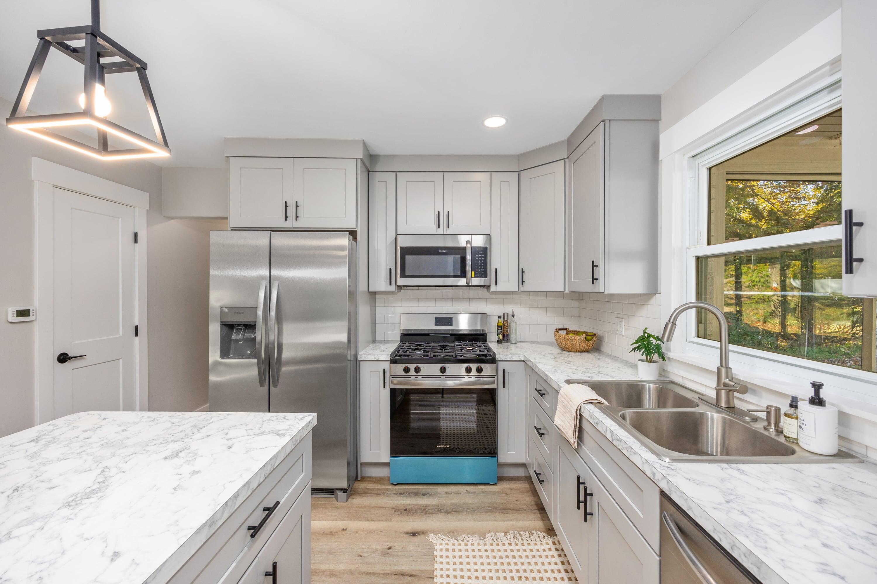 225 Sunset Hills Avenue NW Grand Rapids MI 49534