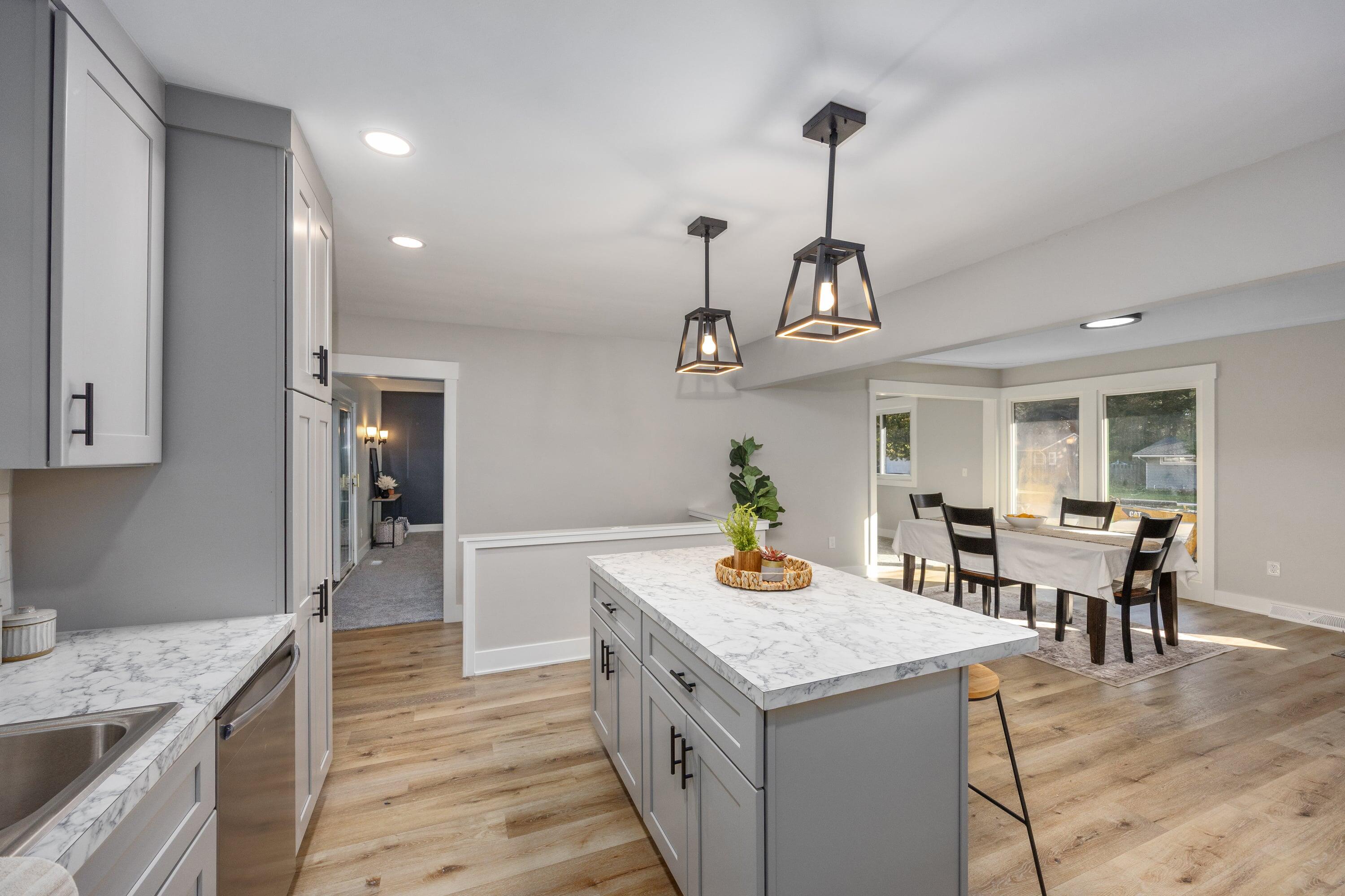 225 Sunset Hills Avenue NW Grand Rapids MI 49534