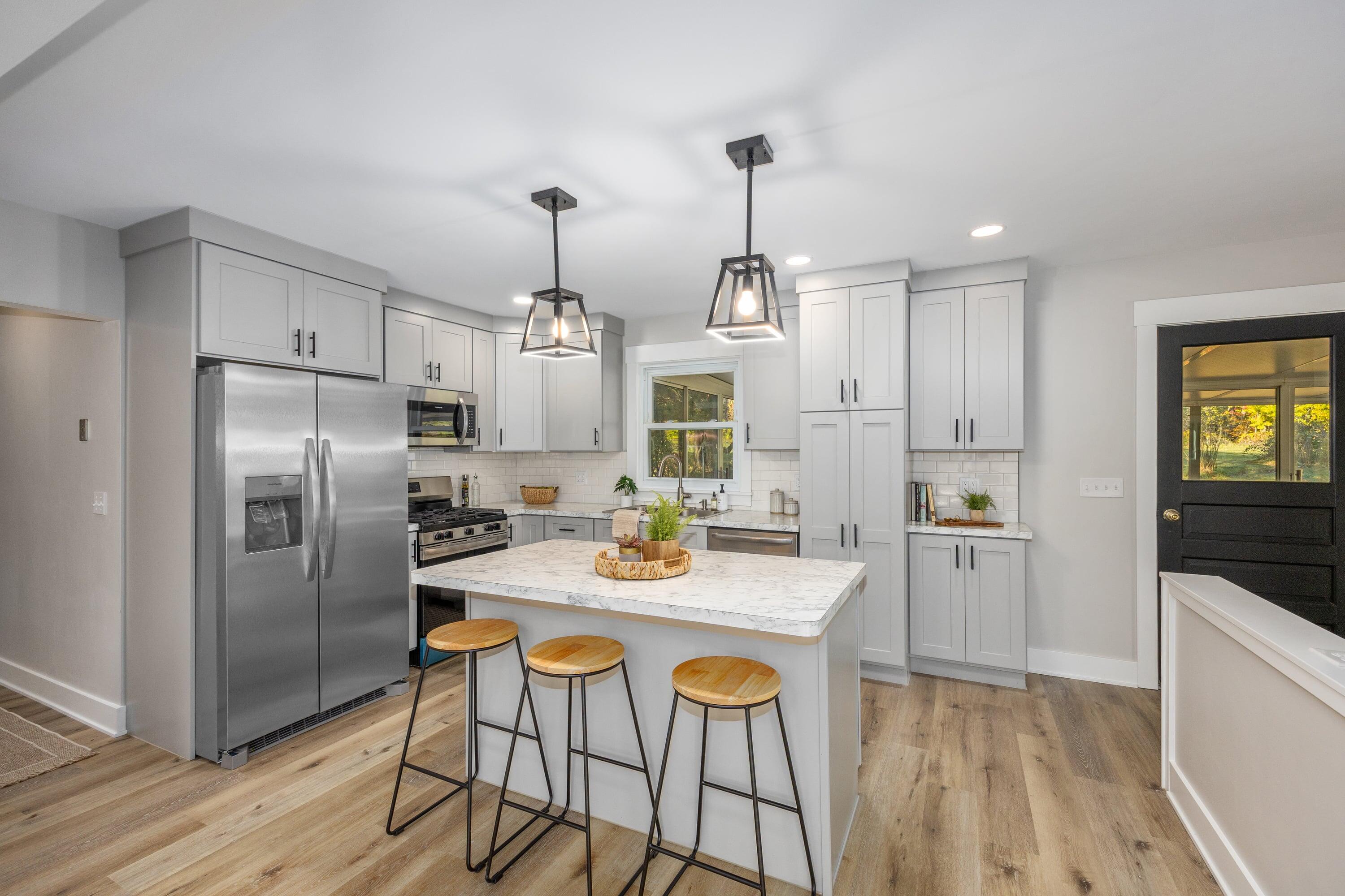 225 Sunset Hills Avenue NW Grand Rapids MI 49534