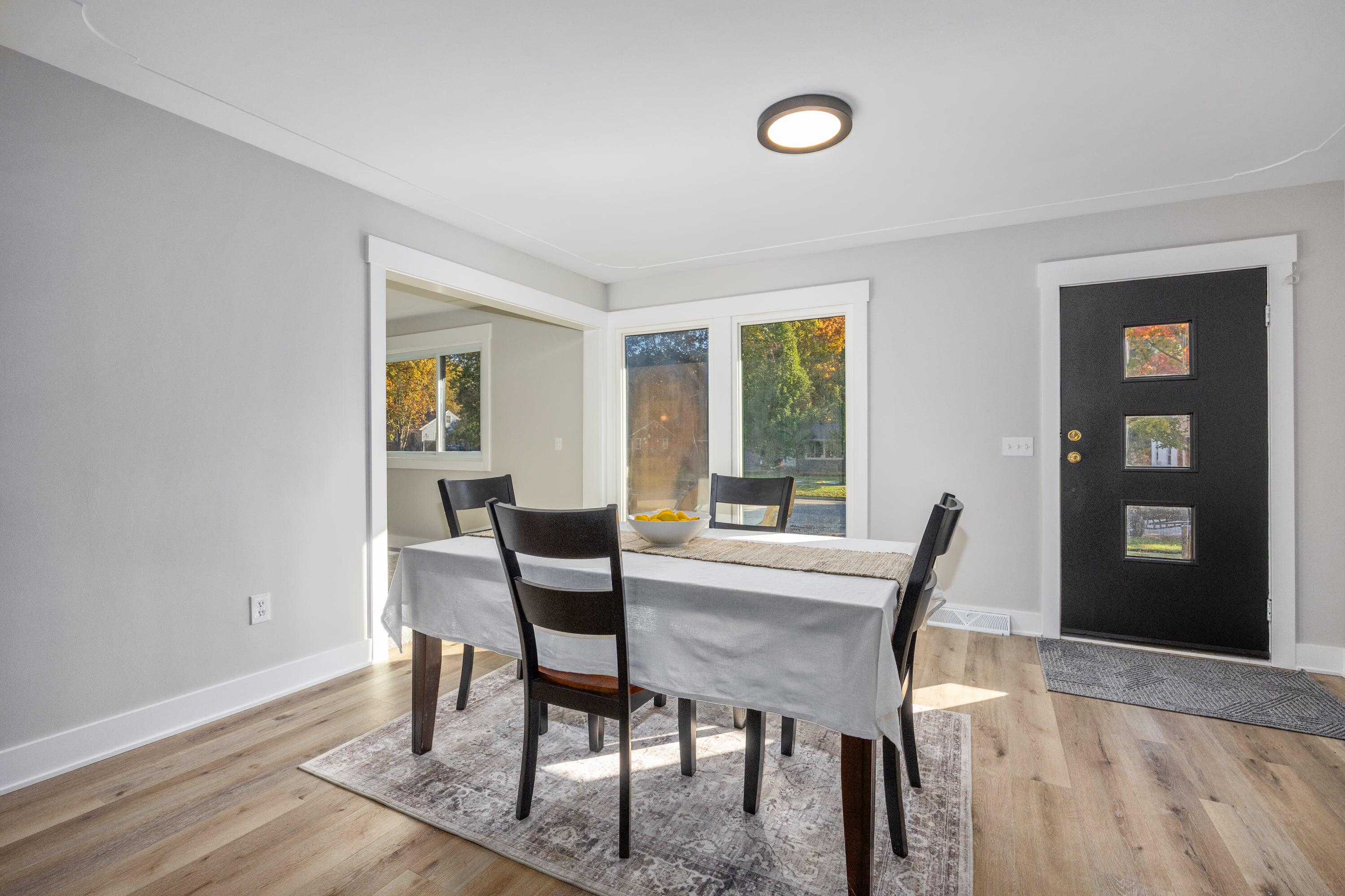 225 Sunset Hills Avenue NW Grand Rapids MI 49534