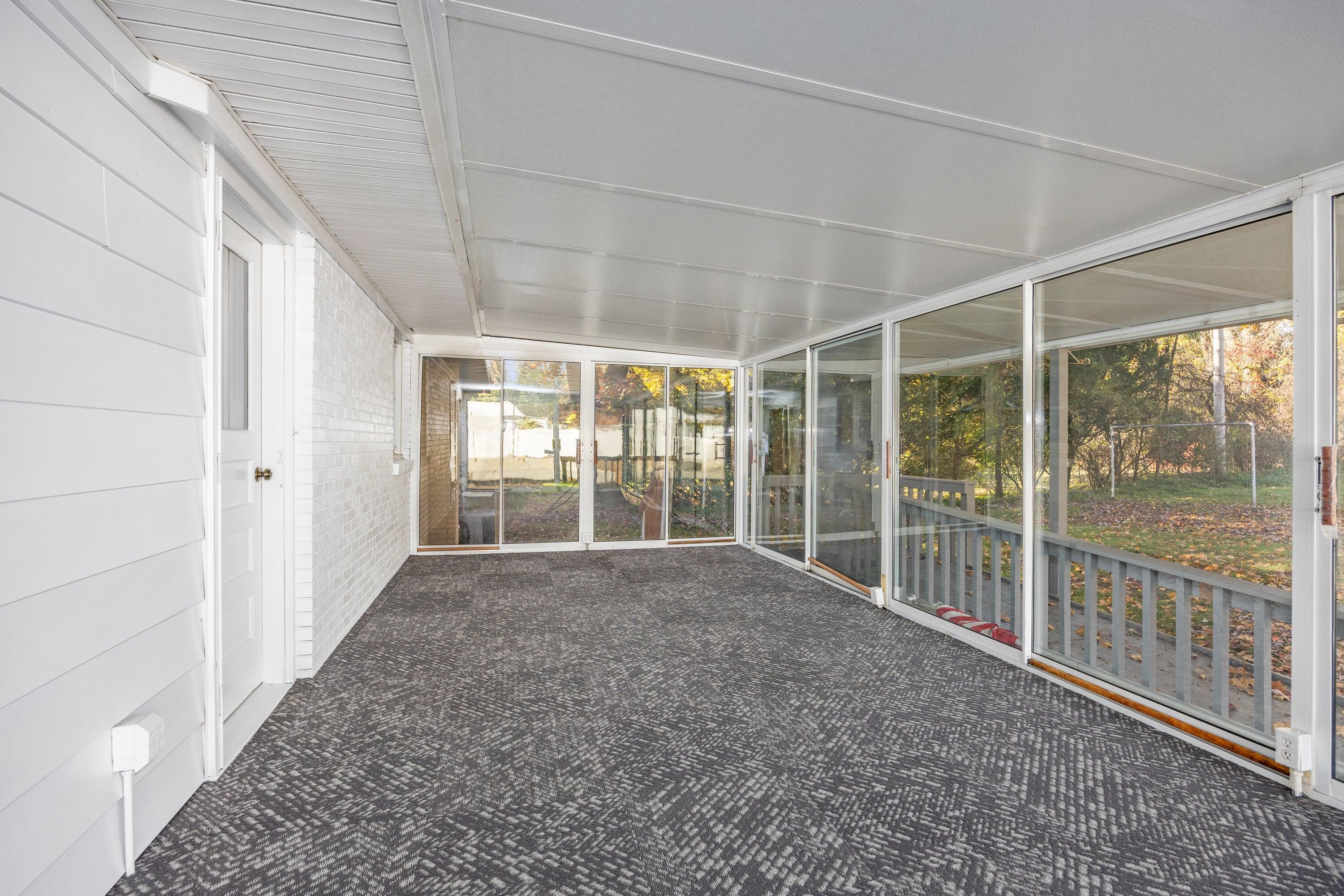 225 Sunset Hills Avenue NW Grand Rapids MI 49534