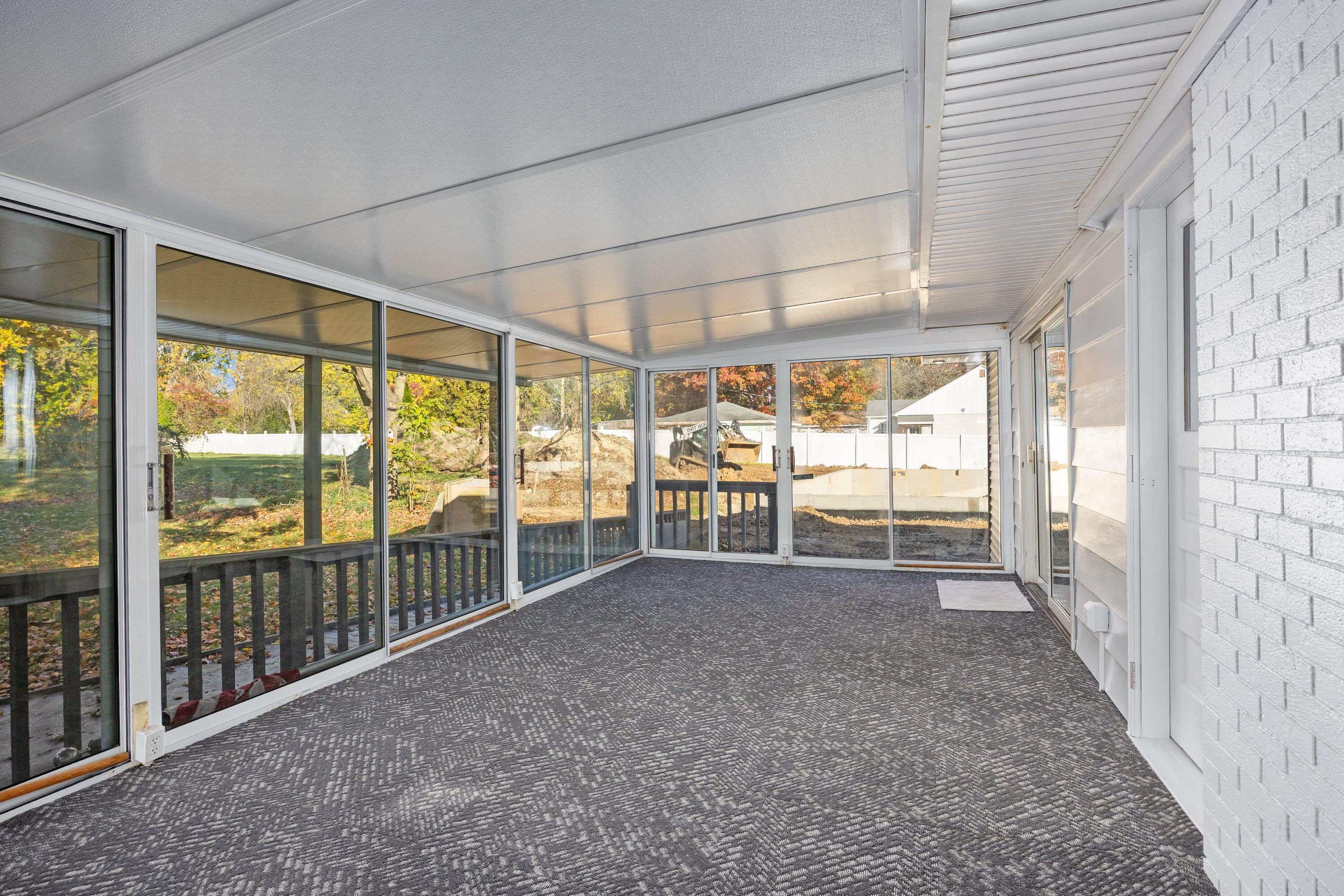 225 Sunset Hills Avenue NW Grand Rapids MI 49534