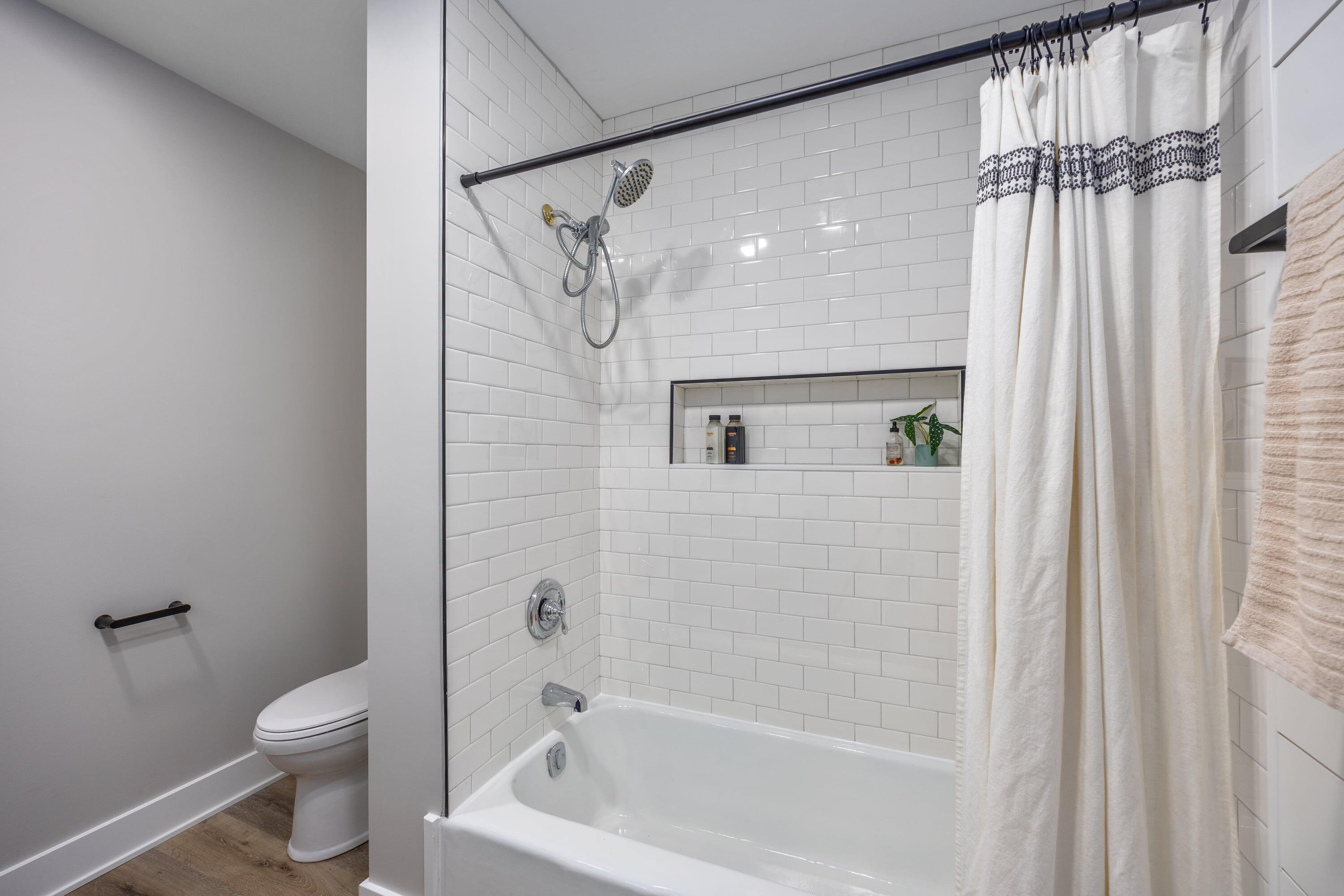 225 Sunset Hills Avenue NW Grand Rapids MI 49534