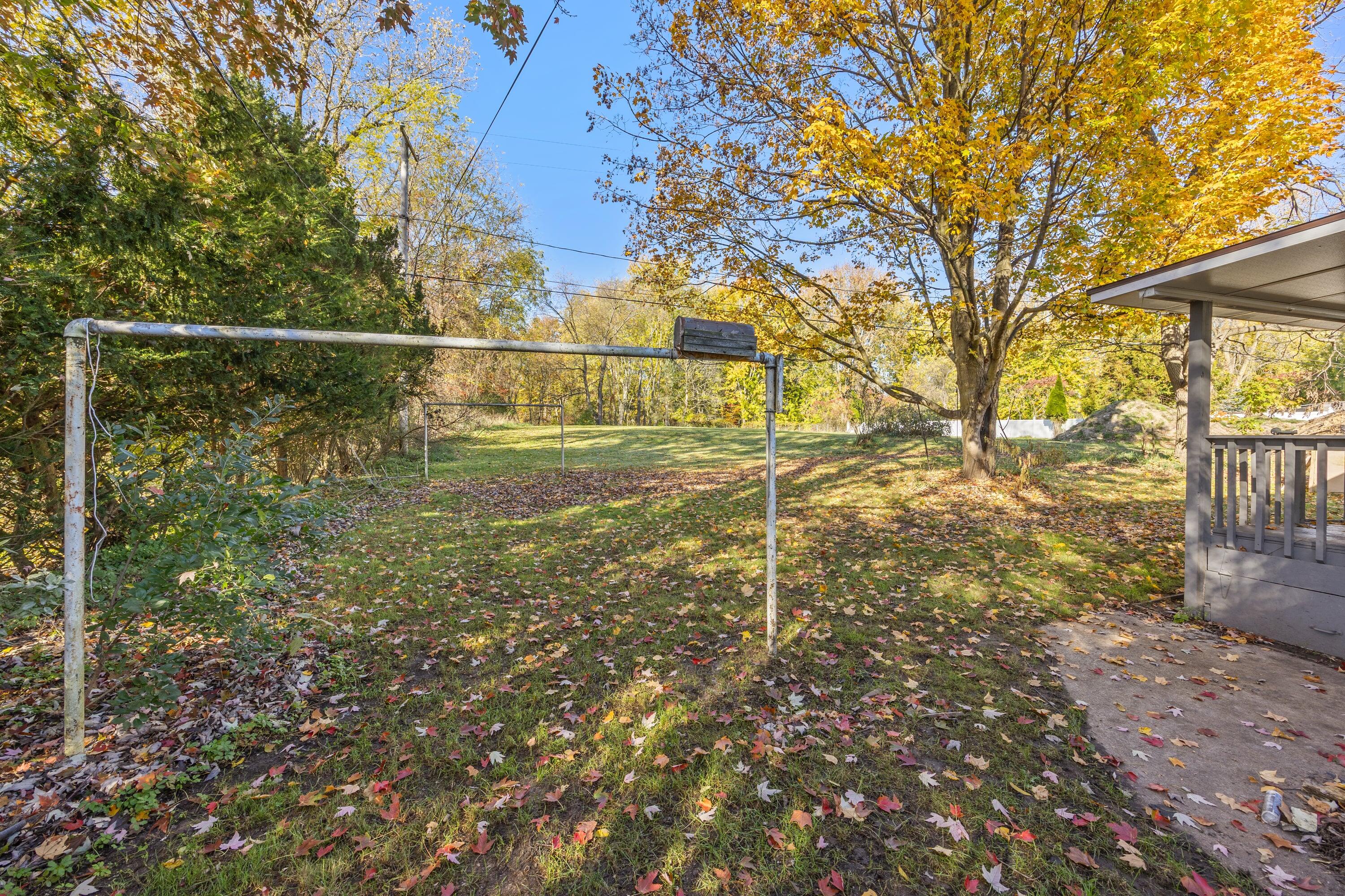 225 Sunset Hills Avenue NW Grand Rapids MI 49534
