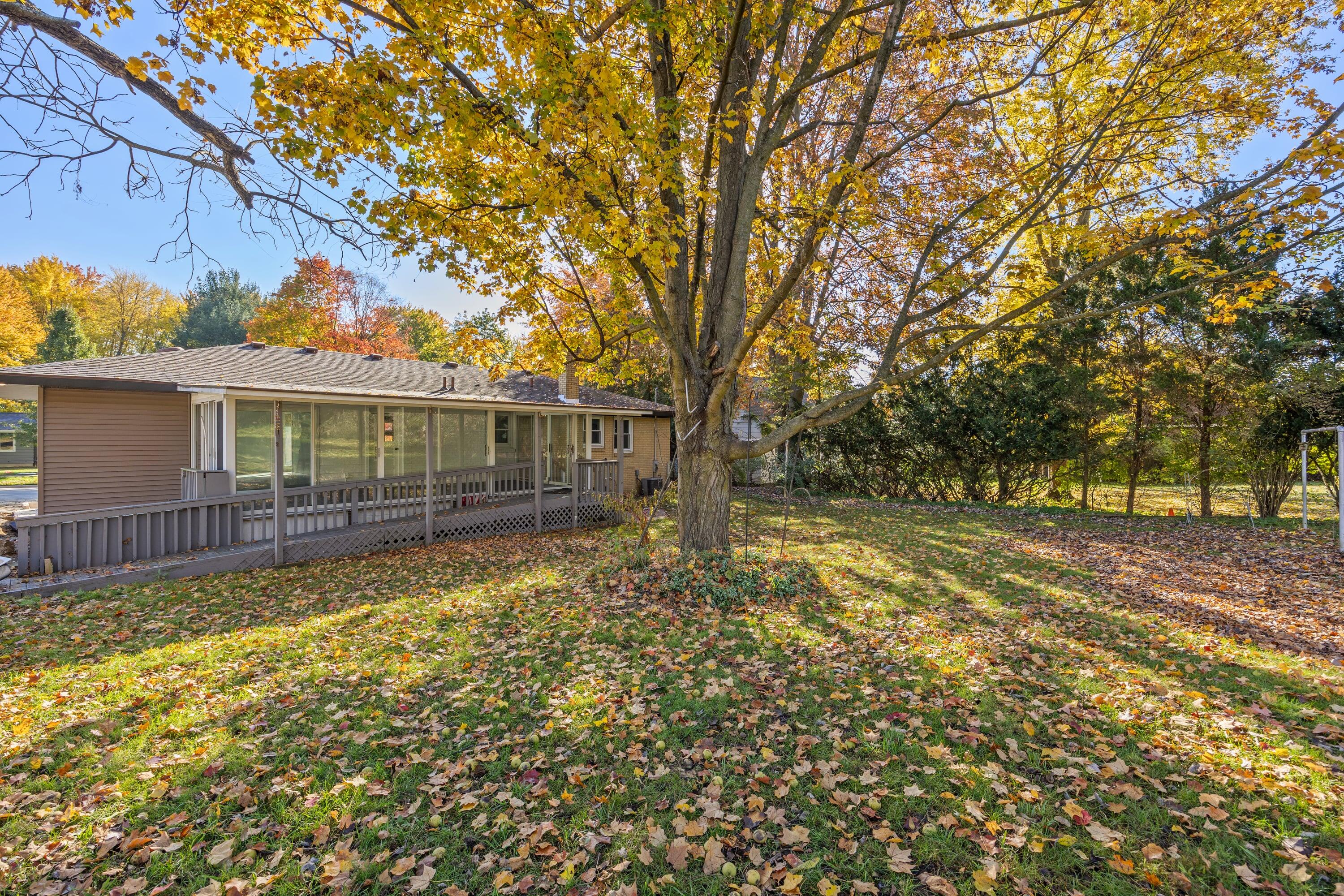 225 Sunset Hills Avenue NW Grand Rapids MI 49534