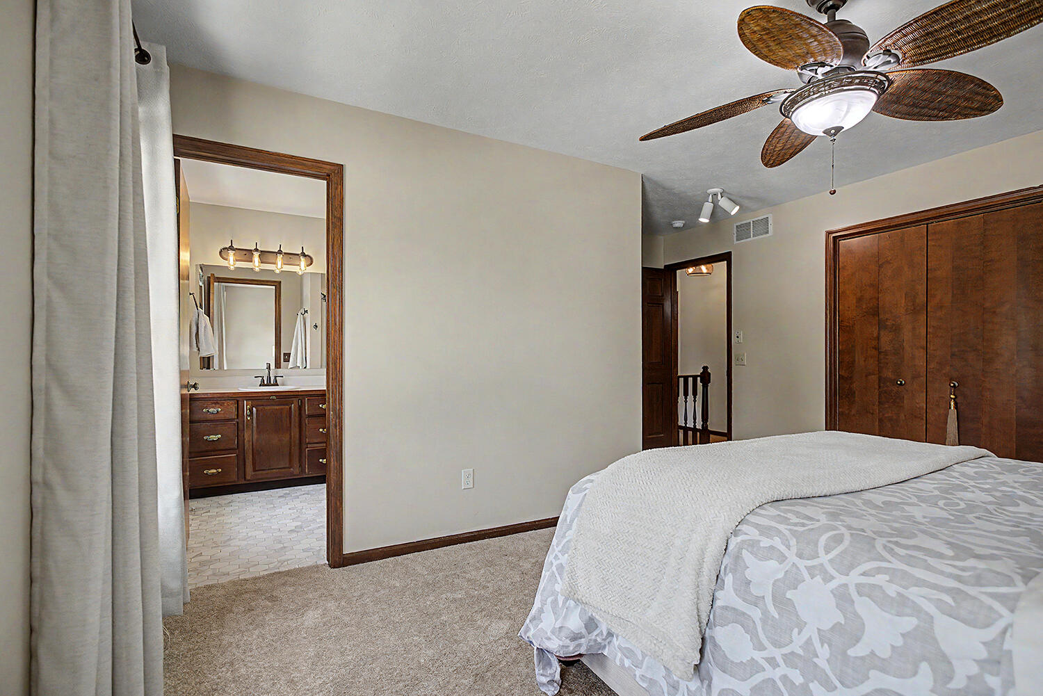 2274 Stowevalley Drive SE Grand Rapids MI 49508