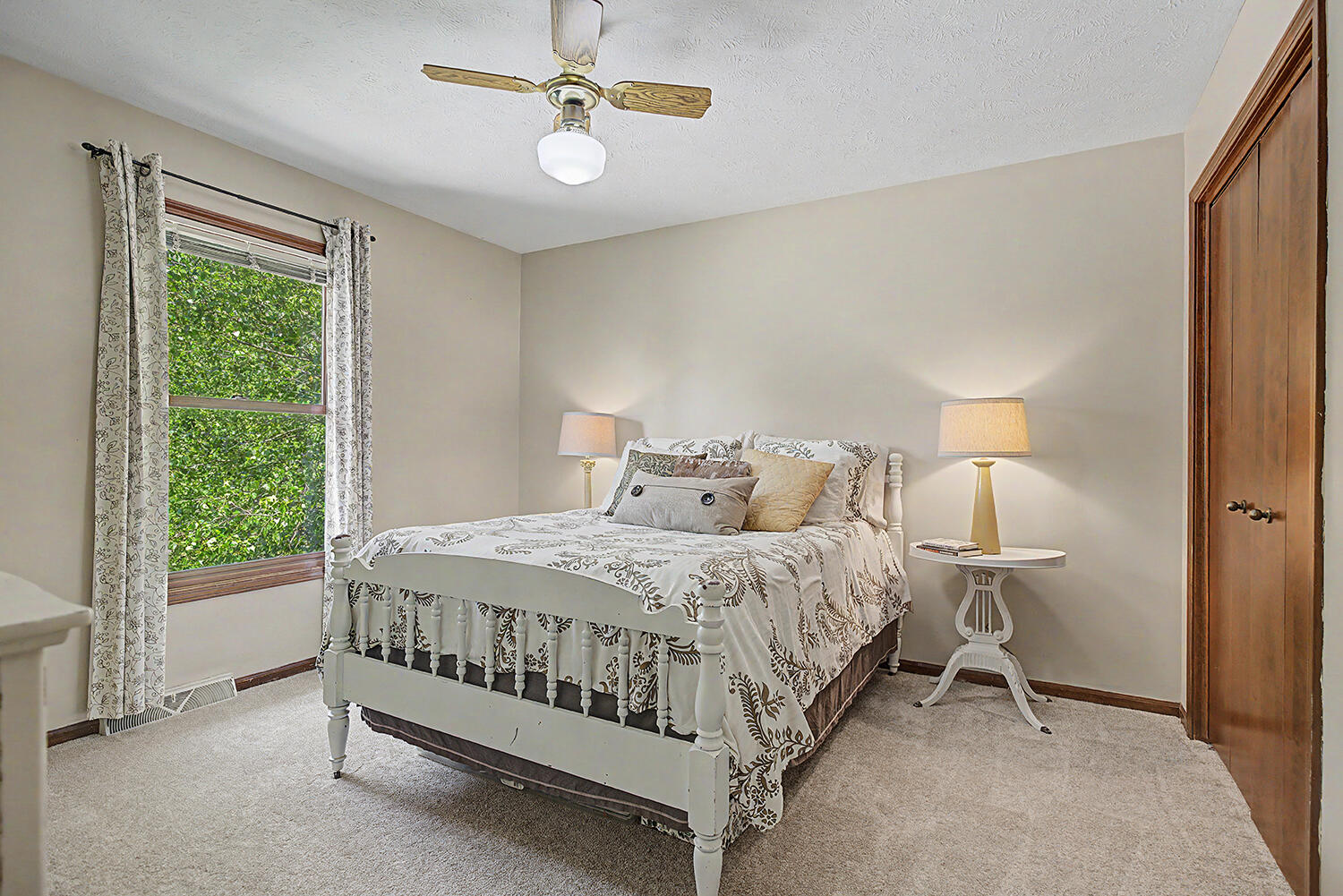 2274 Stowevalley Drive SE Grand Rapids MI 49508