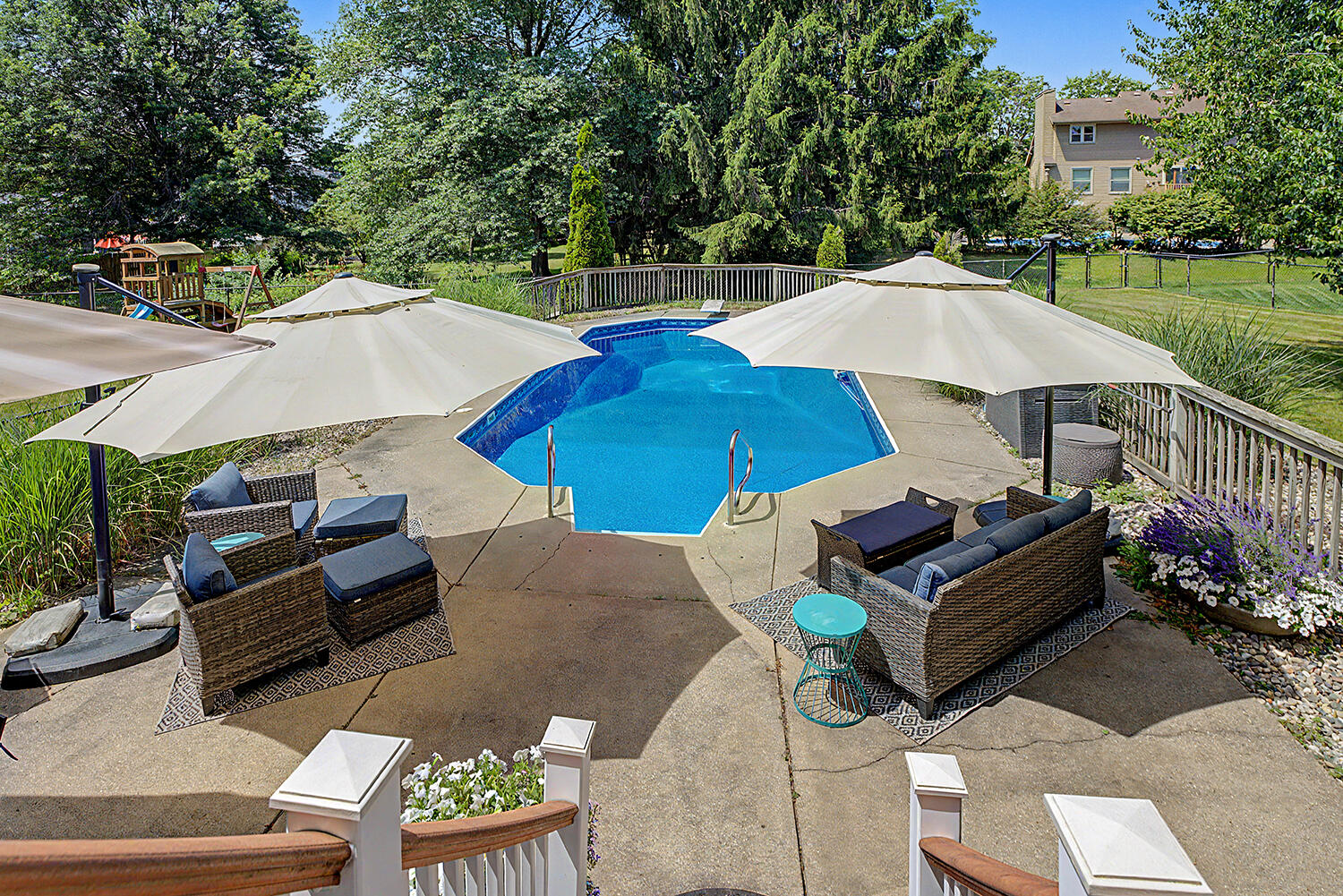 2274 Stowevalley Drive SE Grand Rapids MI 49508