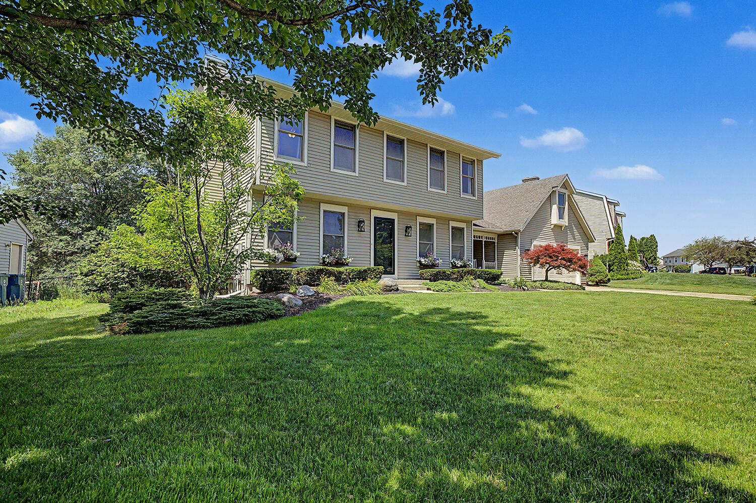 2274 Stowevalley Drive SE Grand Rapids MI 49508