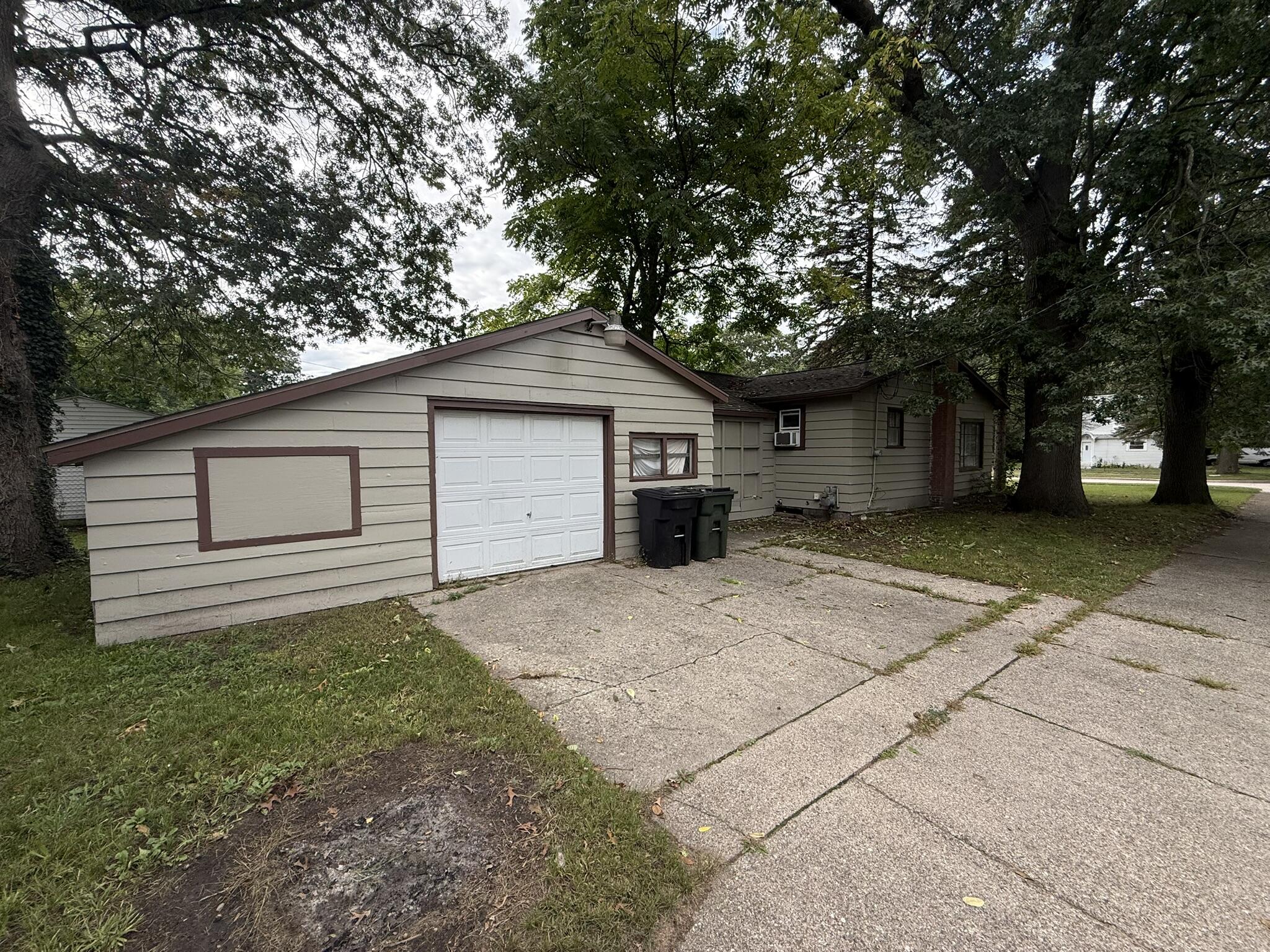 1291 Amity Avenue Muskegon MI 49442
