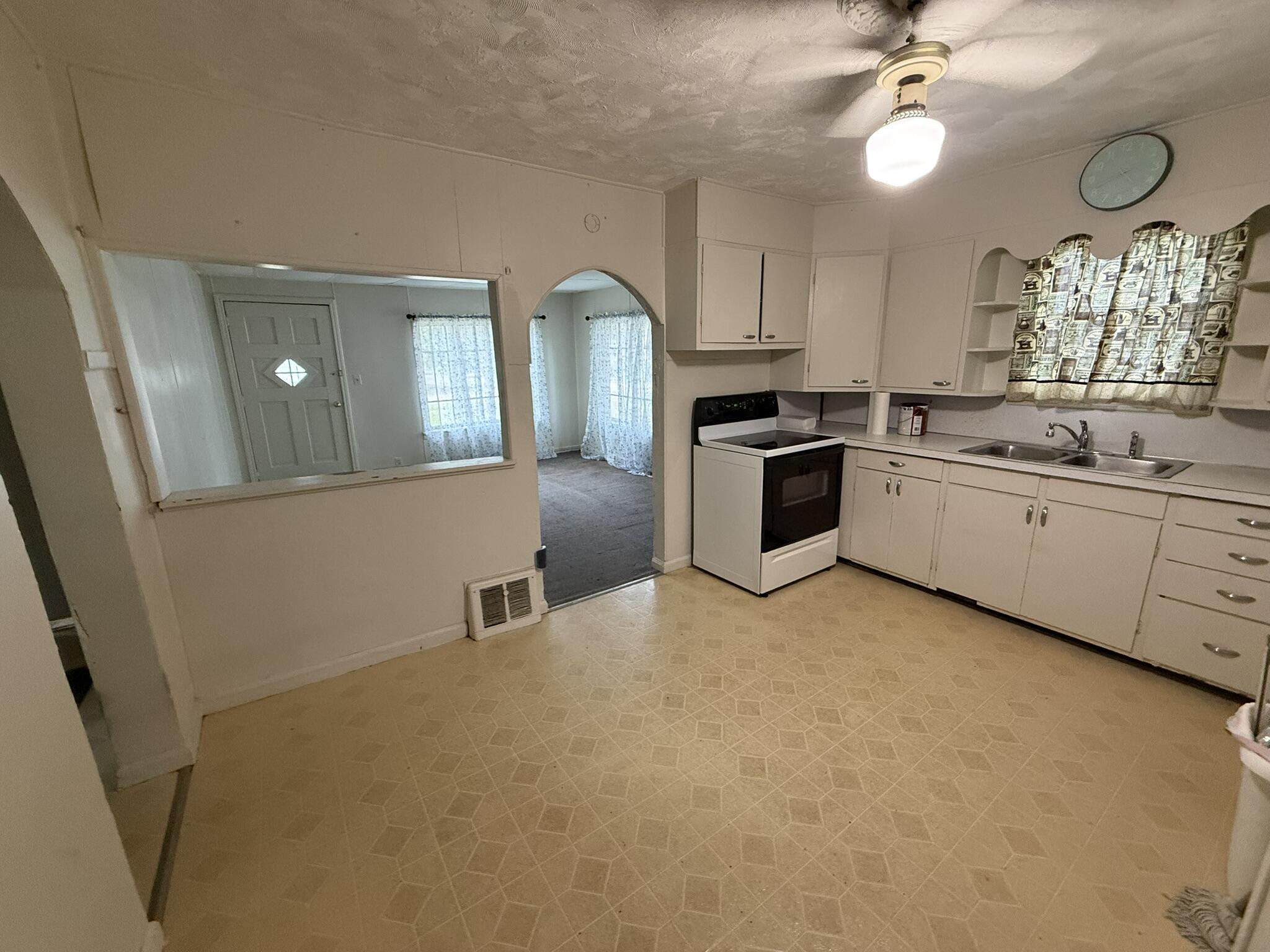 1291 Amity Avenue Muskegon MI 49442