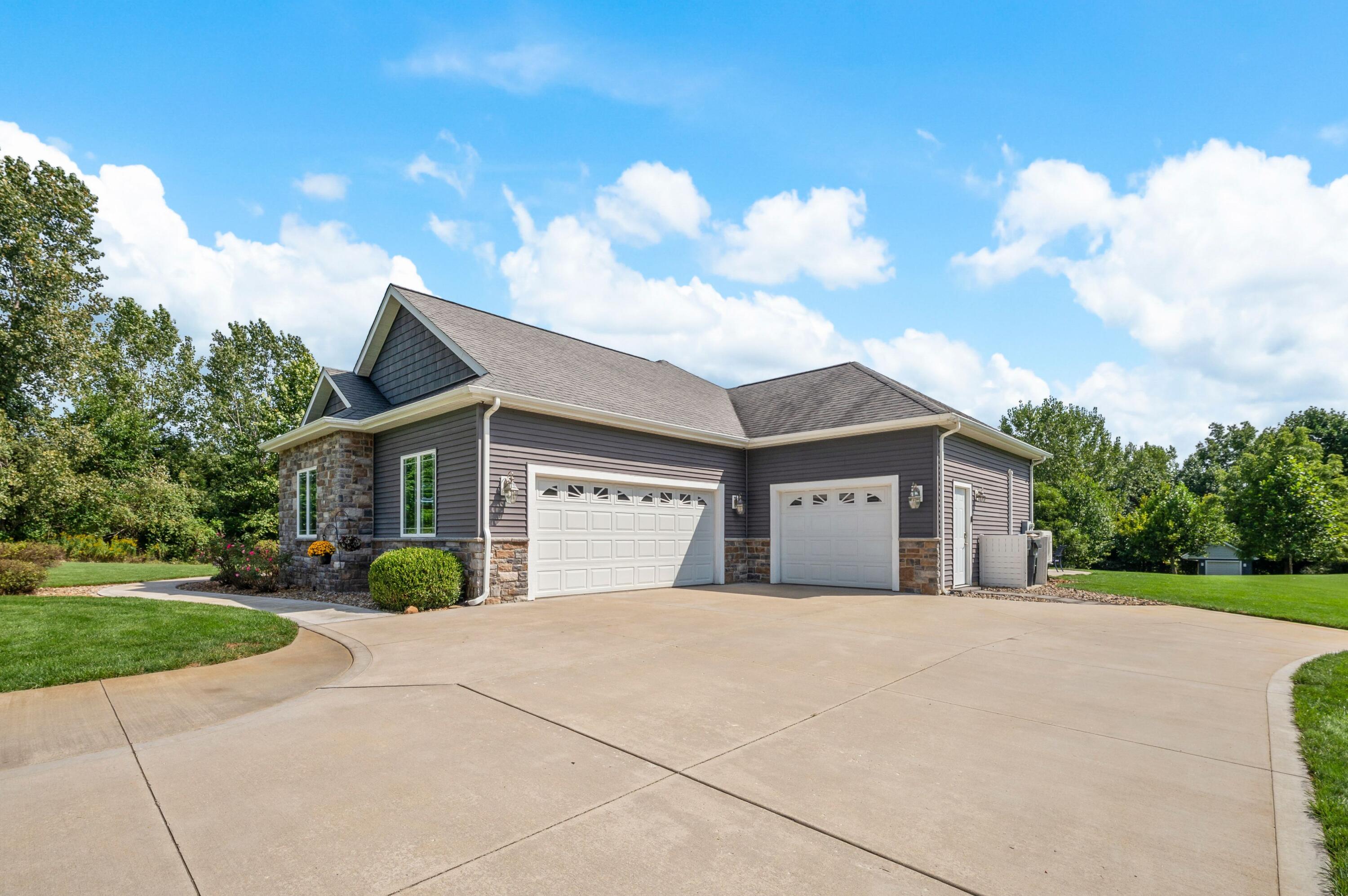 10582 Dana Drive Berrien Springs MI 49103