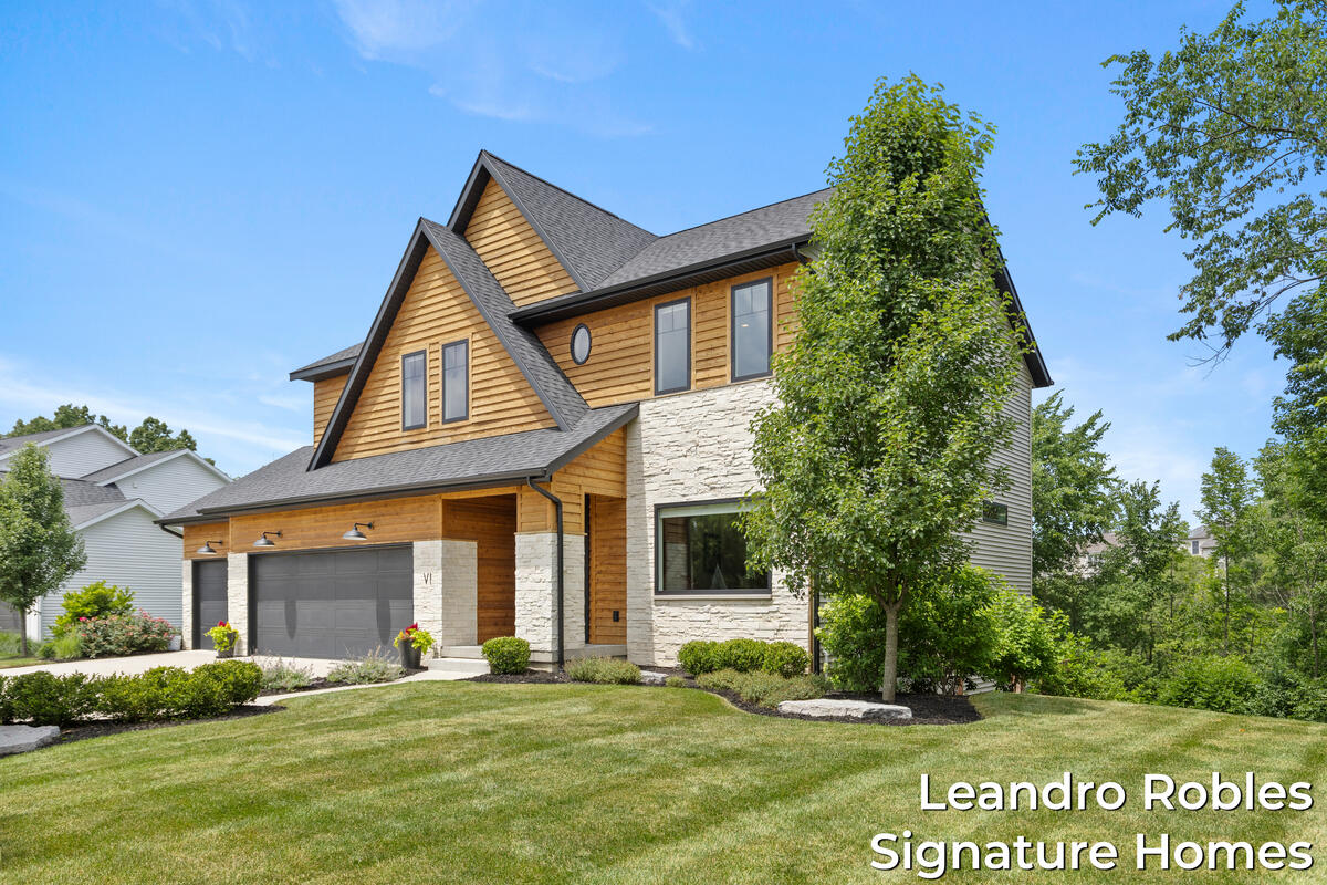 6 Fox Point Court NE Ada MI 49301