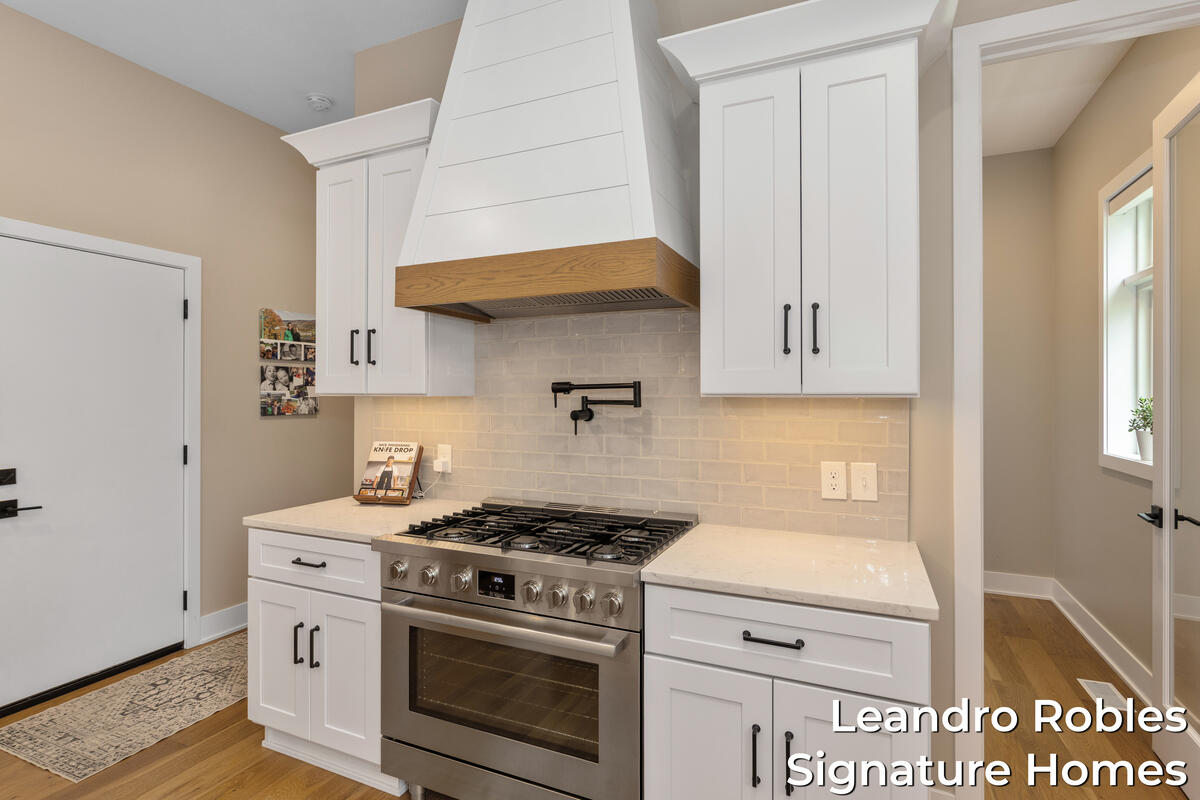 6 Fox Point Court NE Ada MI 49301
