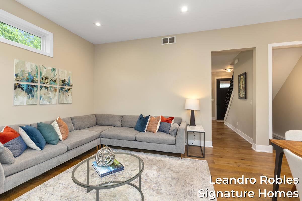 6 Fox Point Court NE Ada MI 49301
