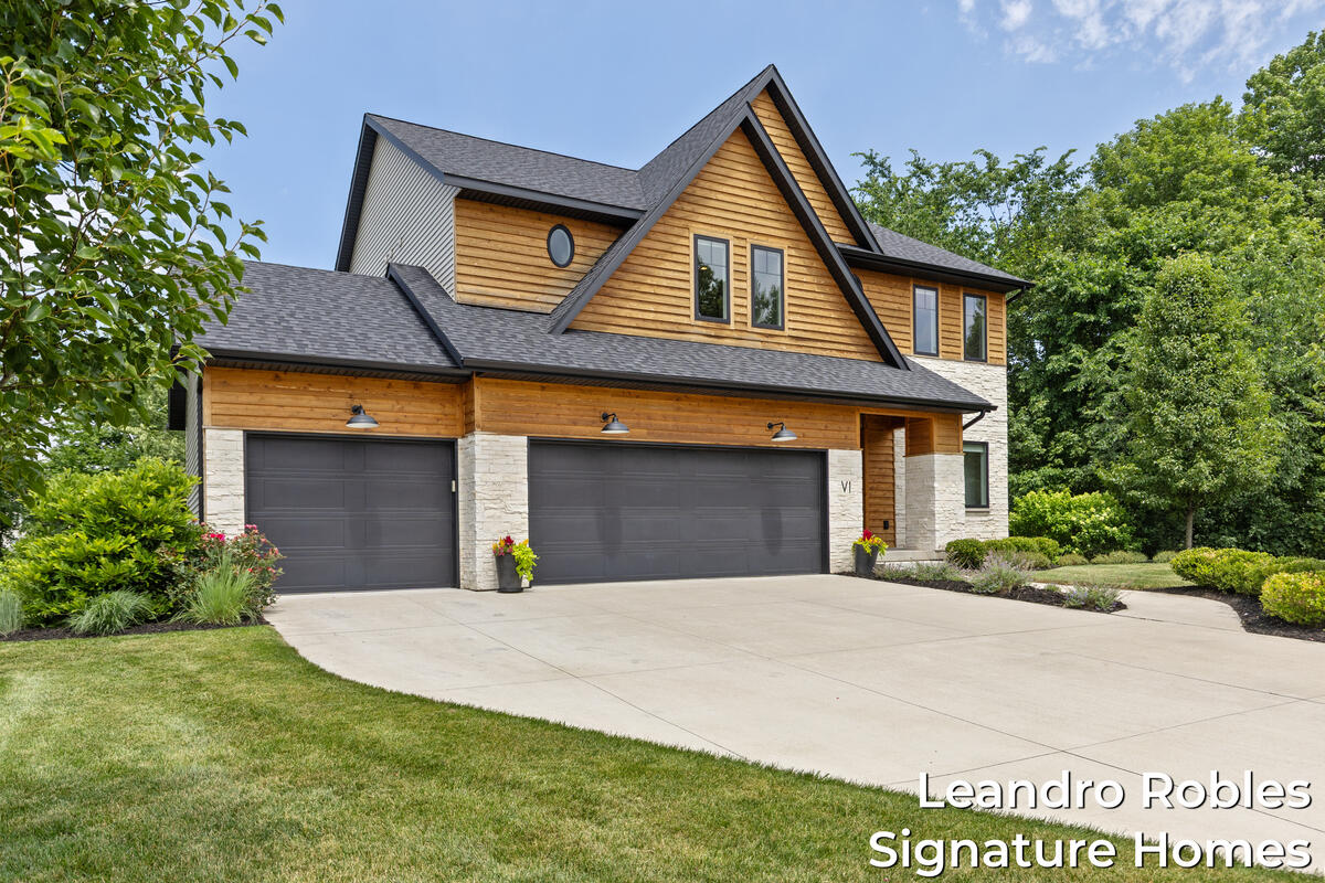 6 Fox Point Court NE Ada MI 49301