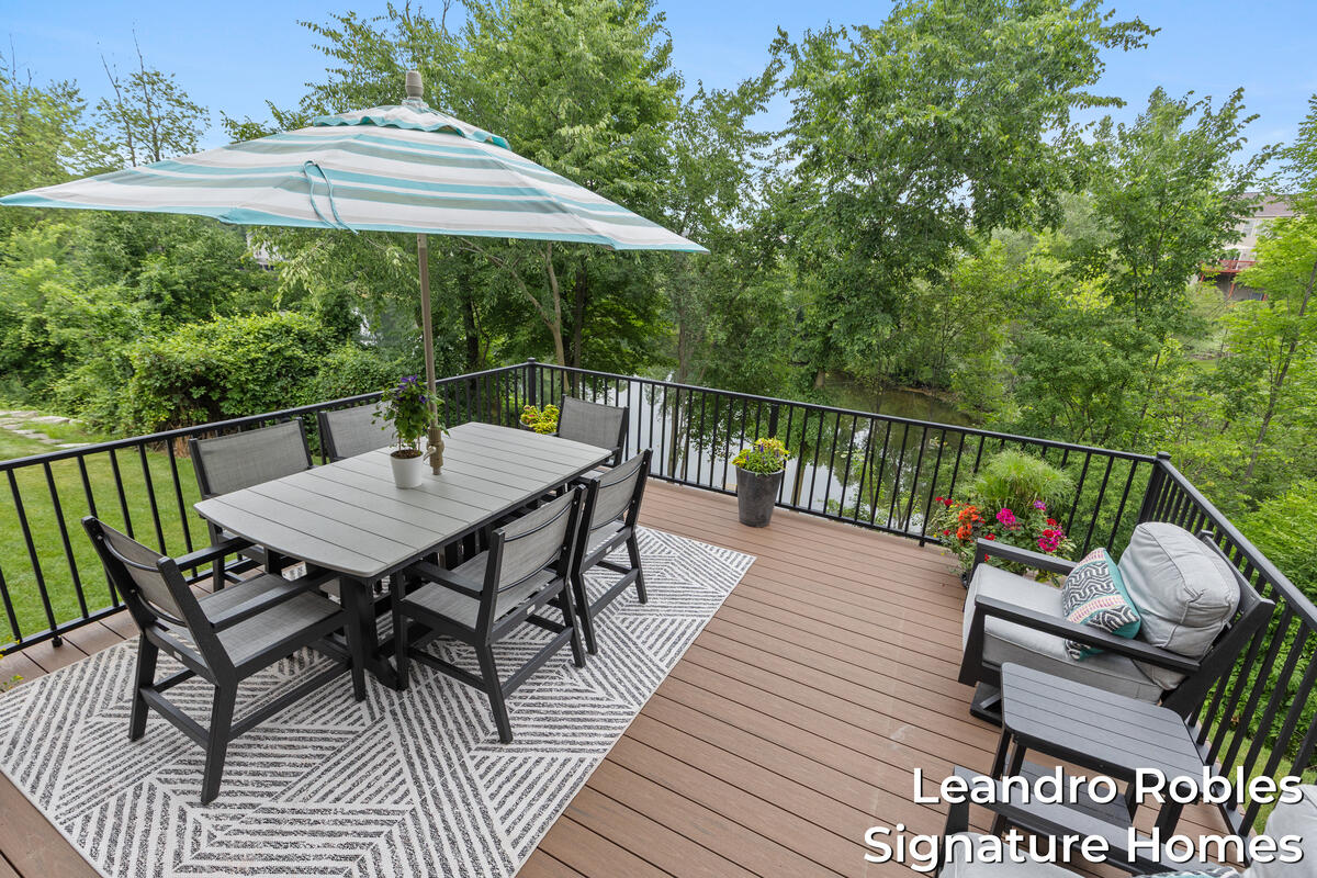 6 Fox Point Court NE Ada MI 49301