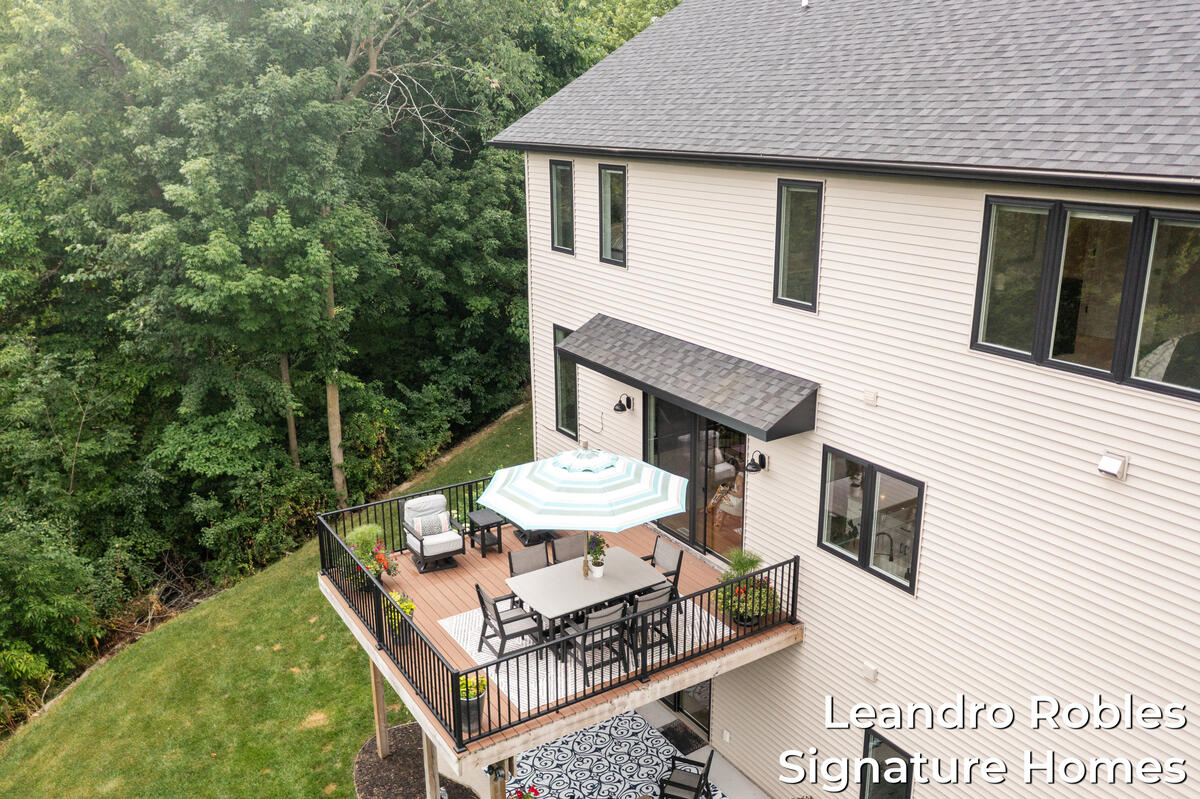 6 Fox Point Court NE Ada MI 49301