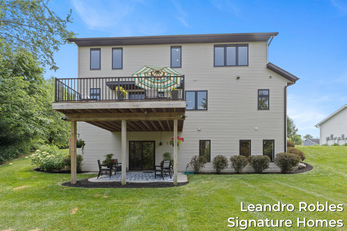 6 Fox Point Court NE Ada MI 49301