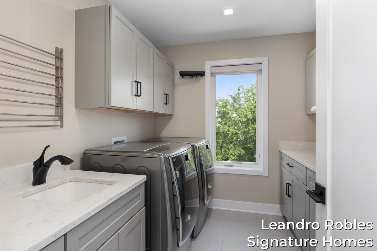6 Fox Point Court NE Ada MI 49301