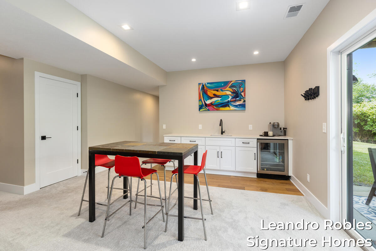 6 Fox Point Court NE Ada MI 49301