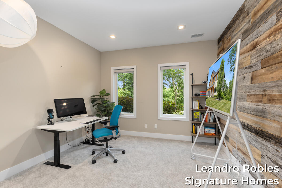 6 Fox Point Court NE Ada MI 49301