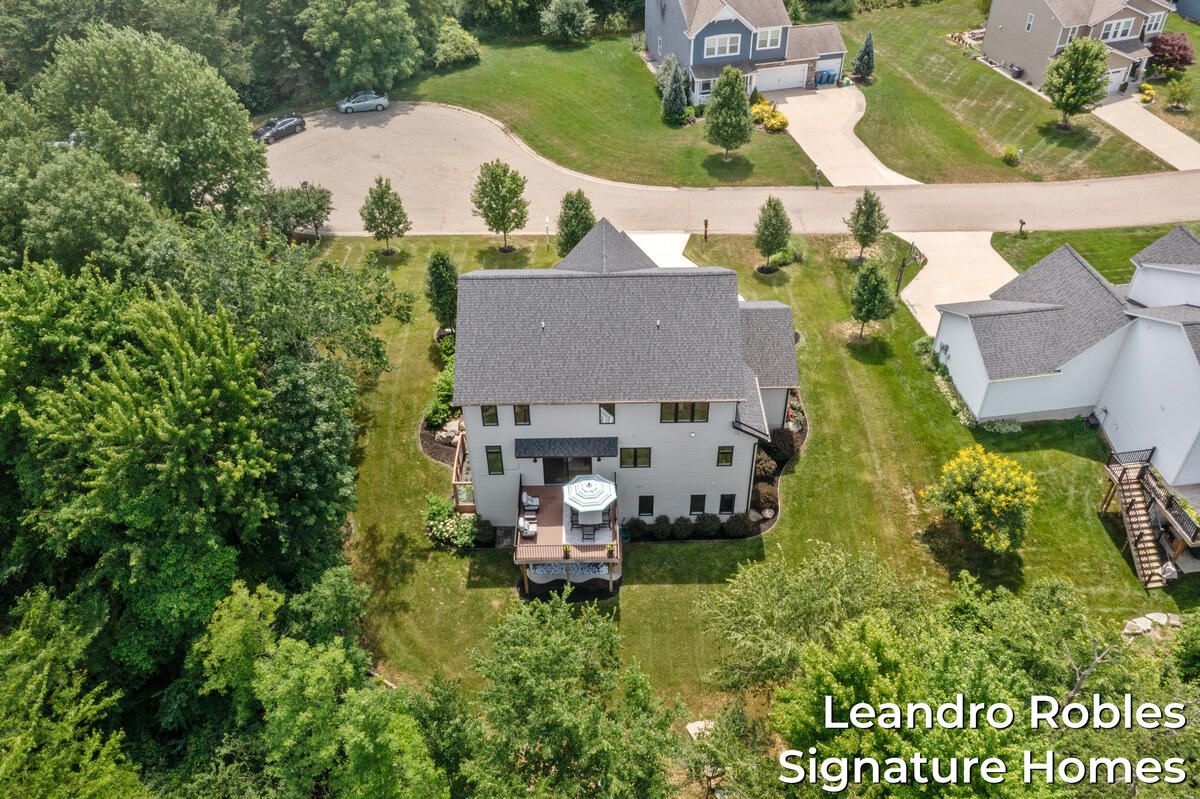6 Fox Point Court NE Ada MI 49301