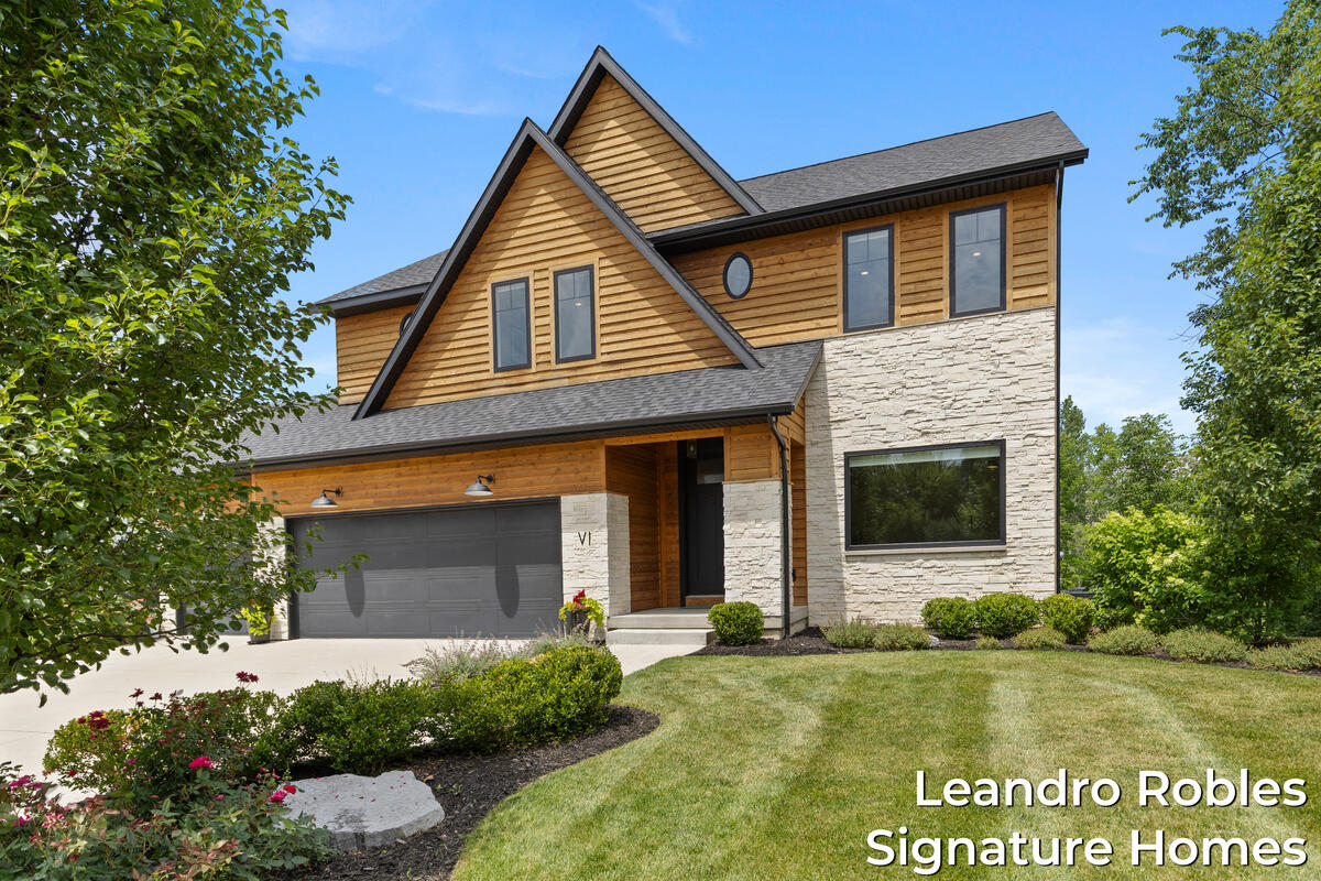 6 Fox Point Court NE Ada MI 49301