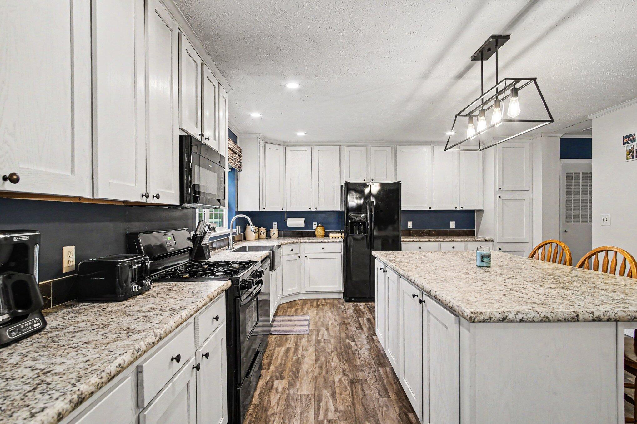 11595 13 Mile Road NE Rockford MI 49341