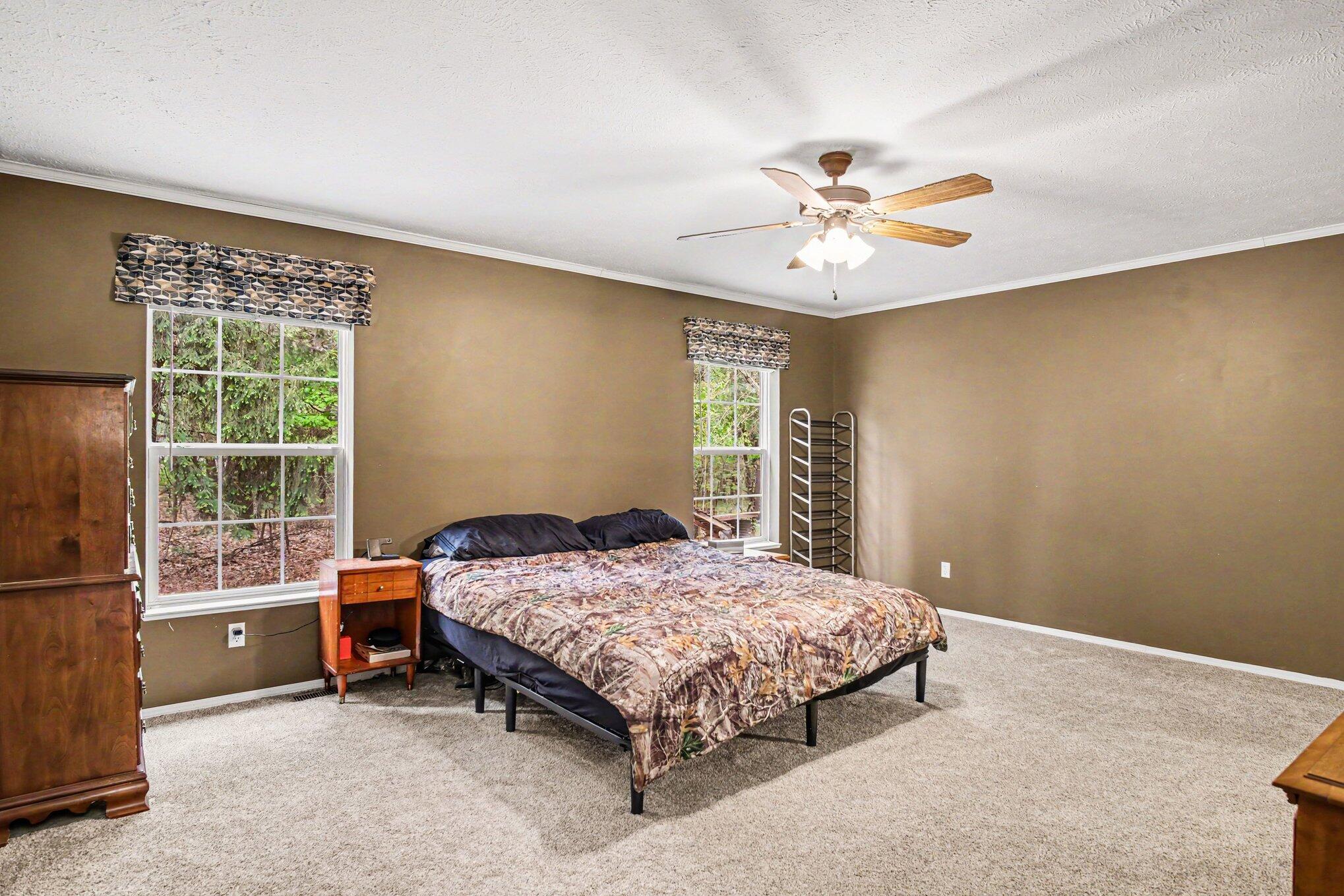 11595 13 Mile Road NE Rockford MI 49341
