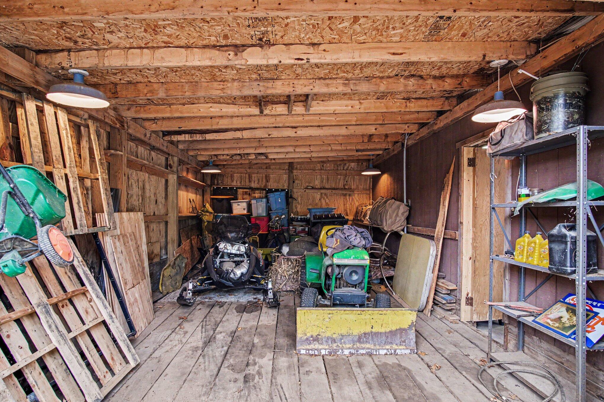 11595 13 Mile Road NE Rockford MI 49341