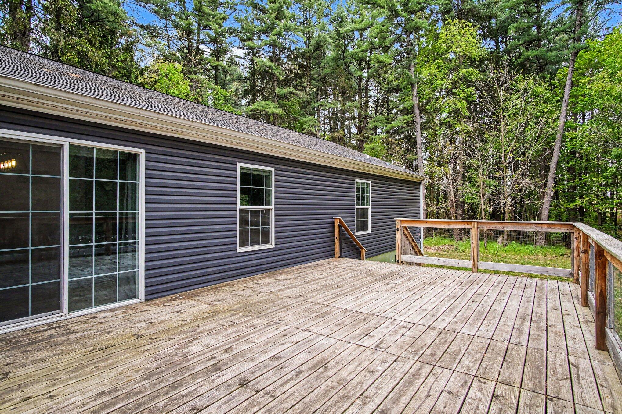 11595 13 Mile Road NE Rockford MI 49341